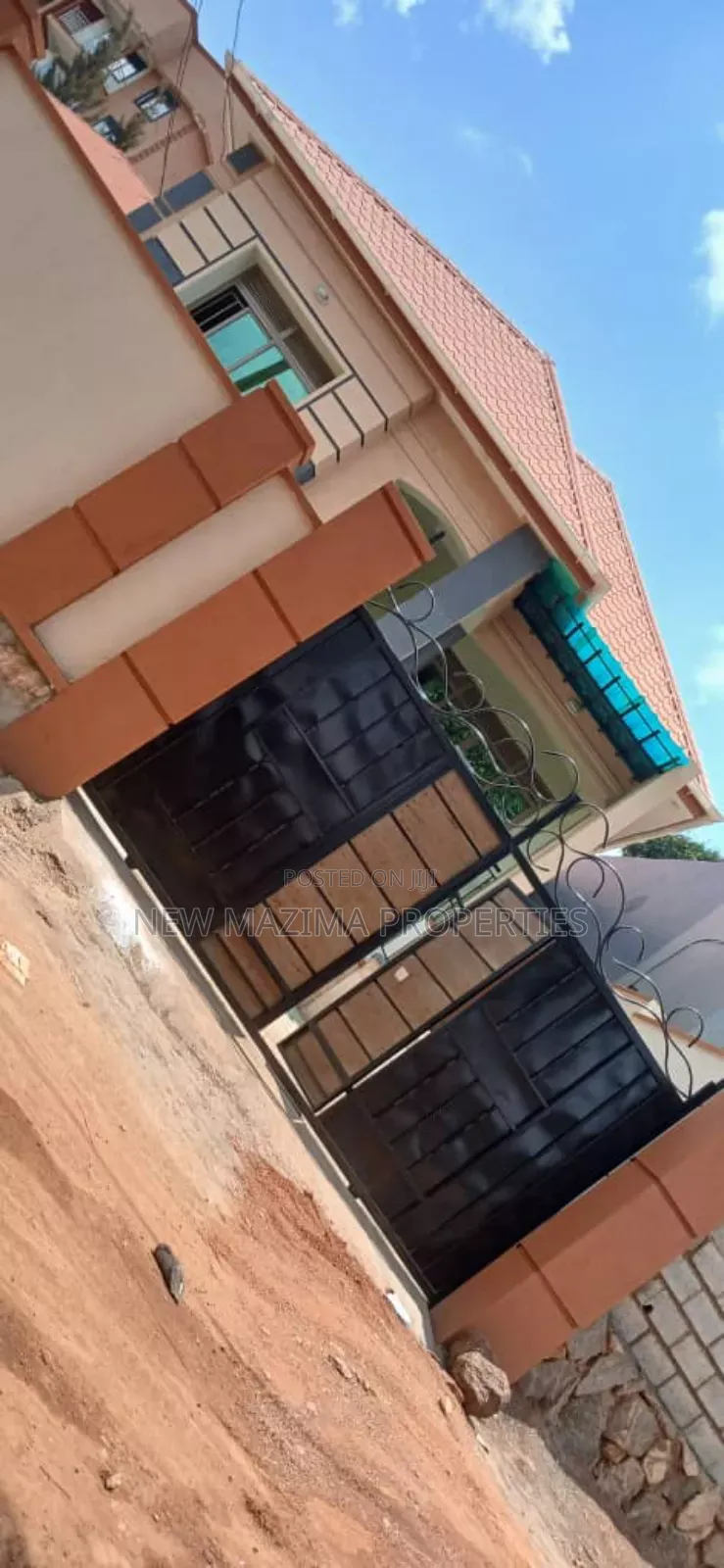3bdrm Bungalow in Kitende Ntebe Rd, Central Division for sale in Central Division