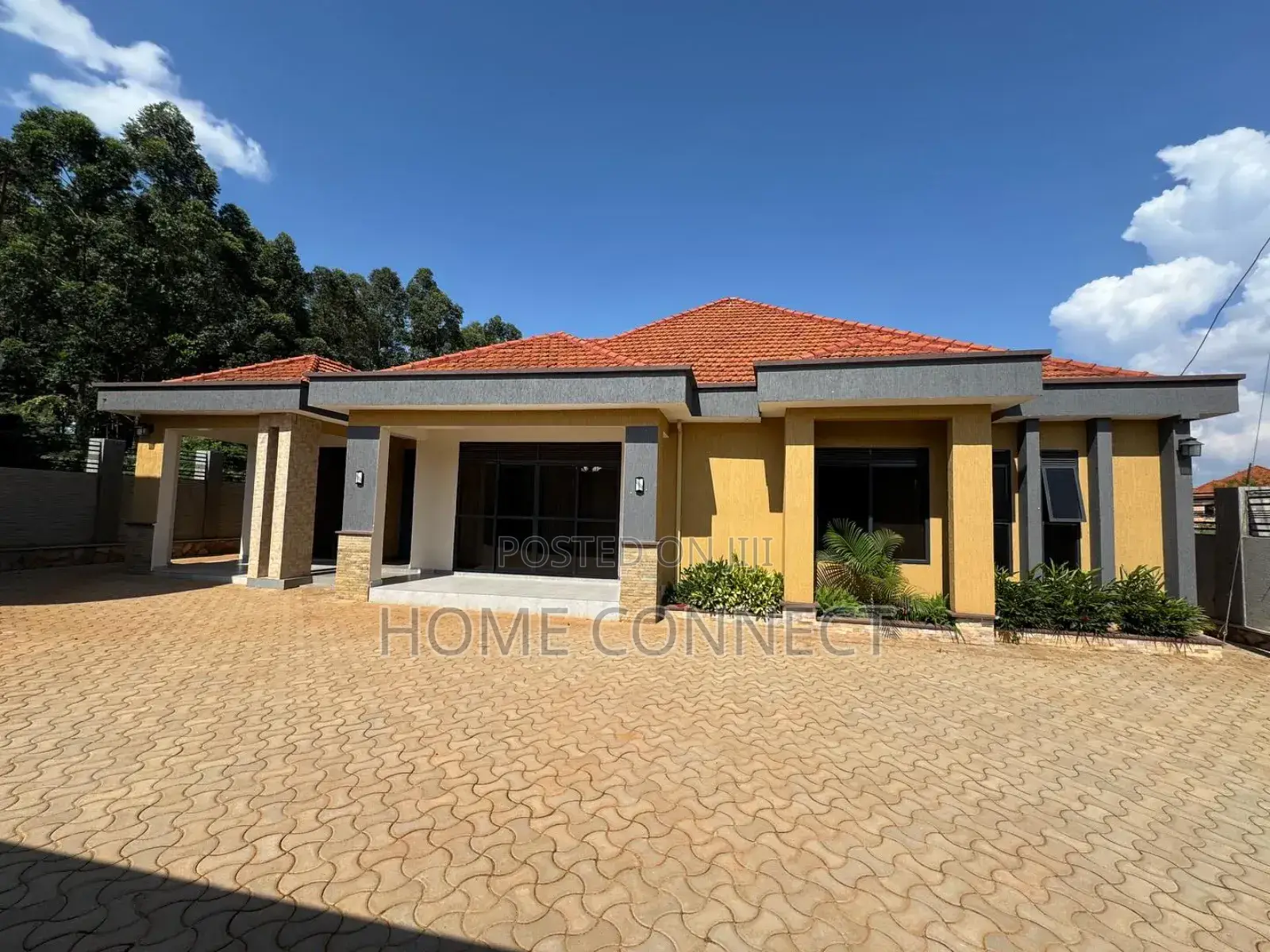 4bdrm Bungalow in Muyenga, Central Division for rent in Central Division