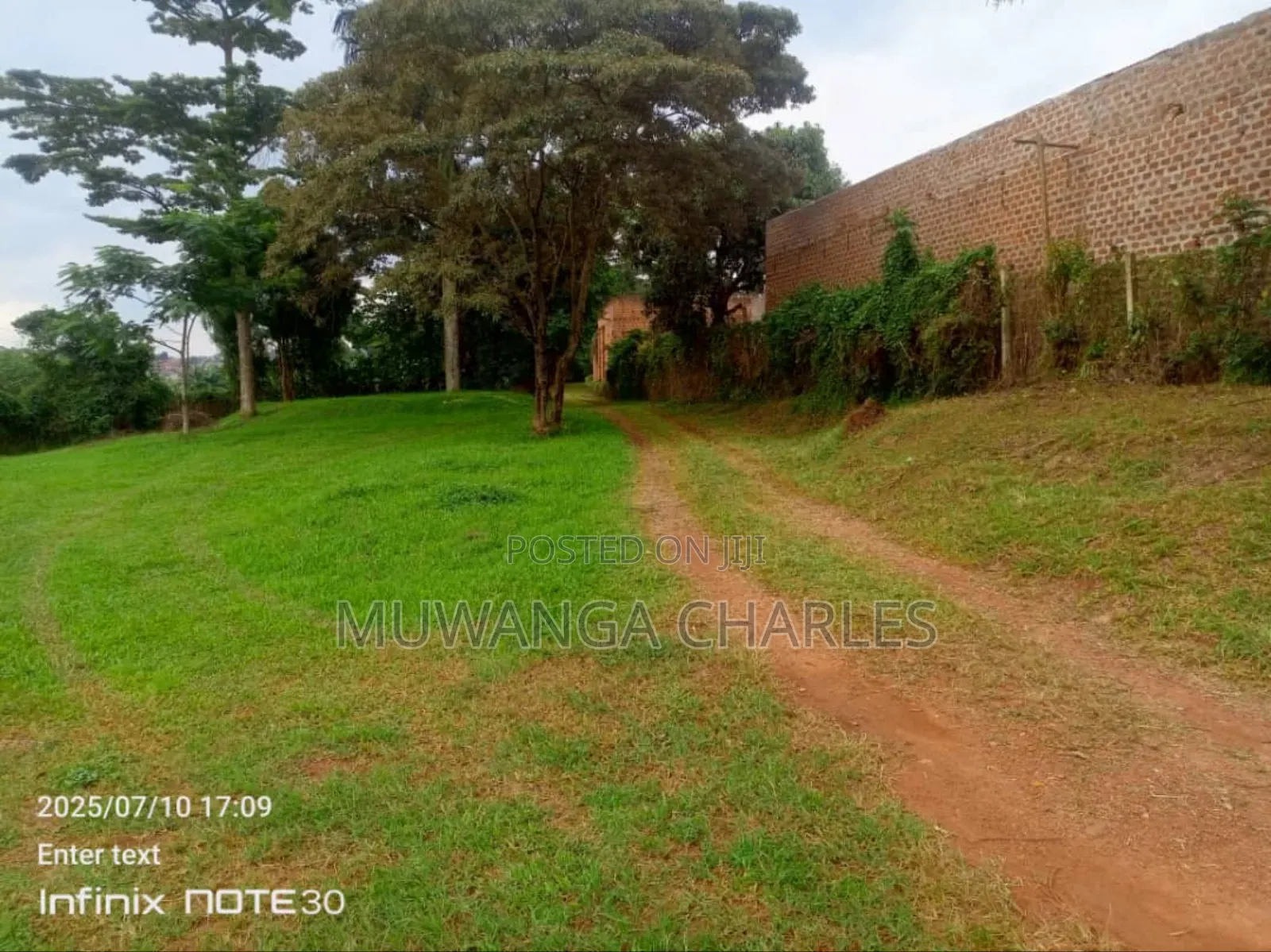 Hot Deal 1acre of on Quick Sale in Kawanda in Central Division