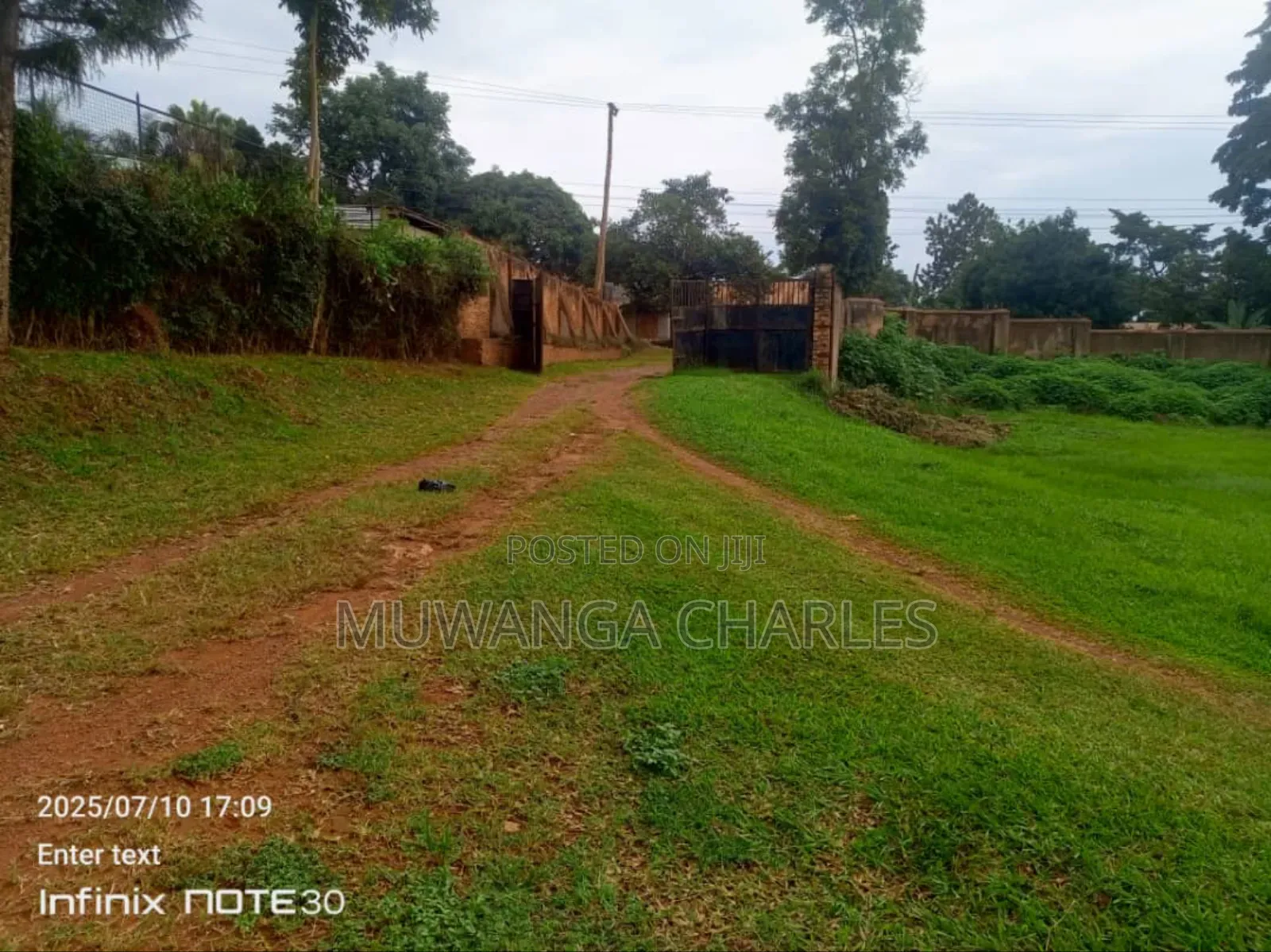 Hot Deal 1acre of on Quick Sale in Kawanda in Central Division