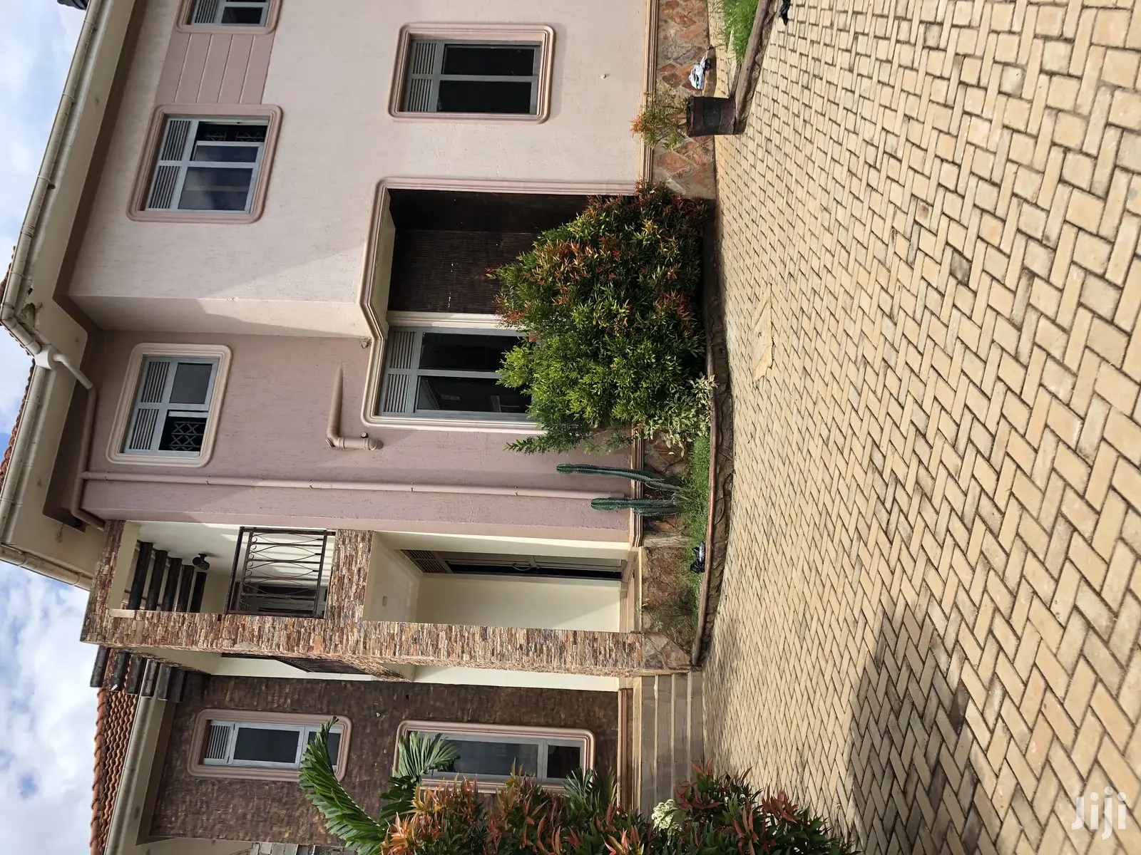 Beautiful House in Kira Tarmacked Neighborhood on Sale in Kampala