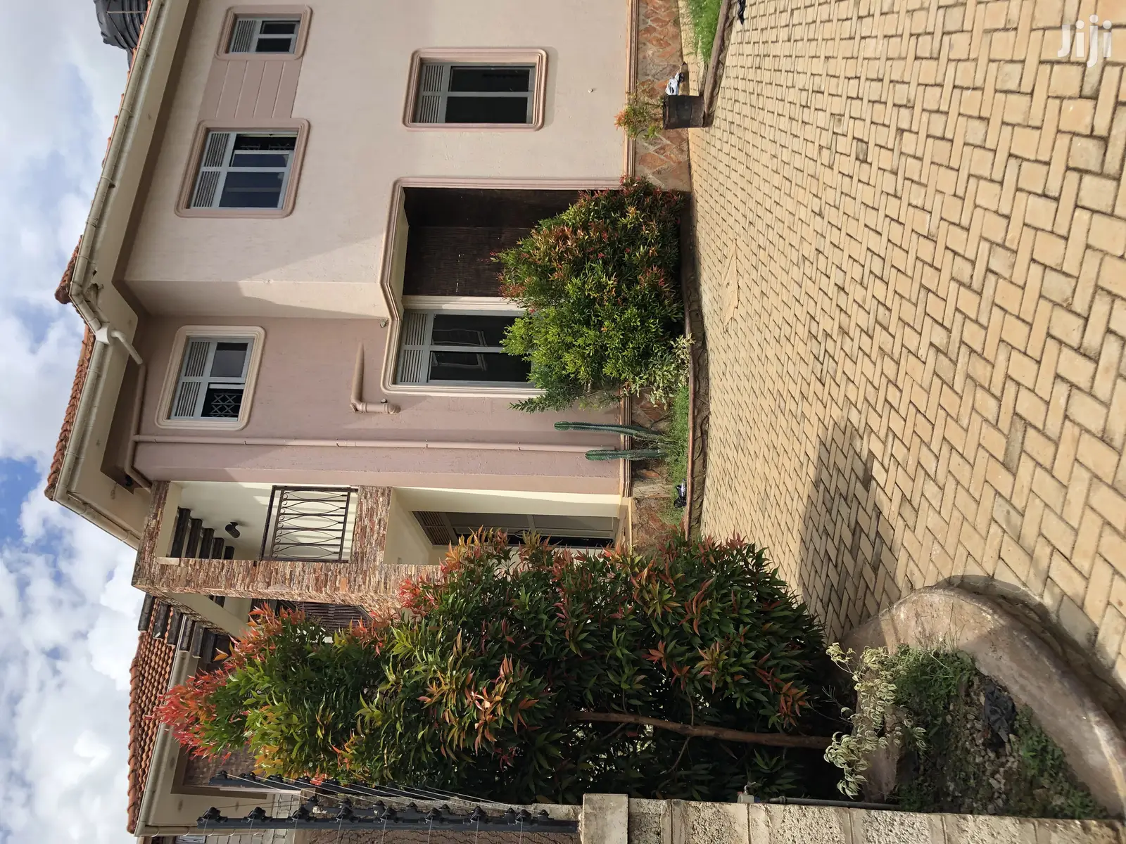 Beautiful House in Kira Tarmacked Neighborhood on Sale in Kampala