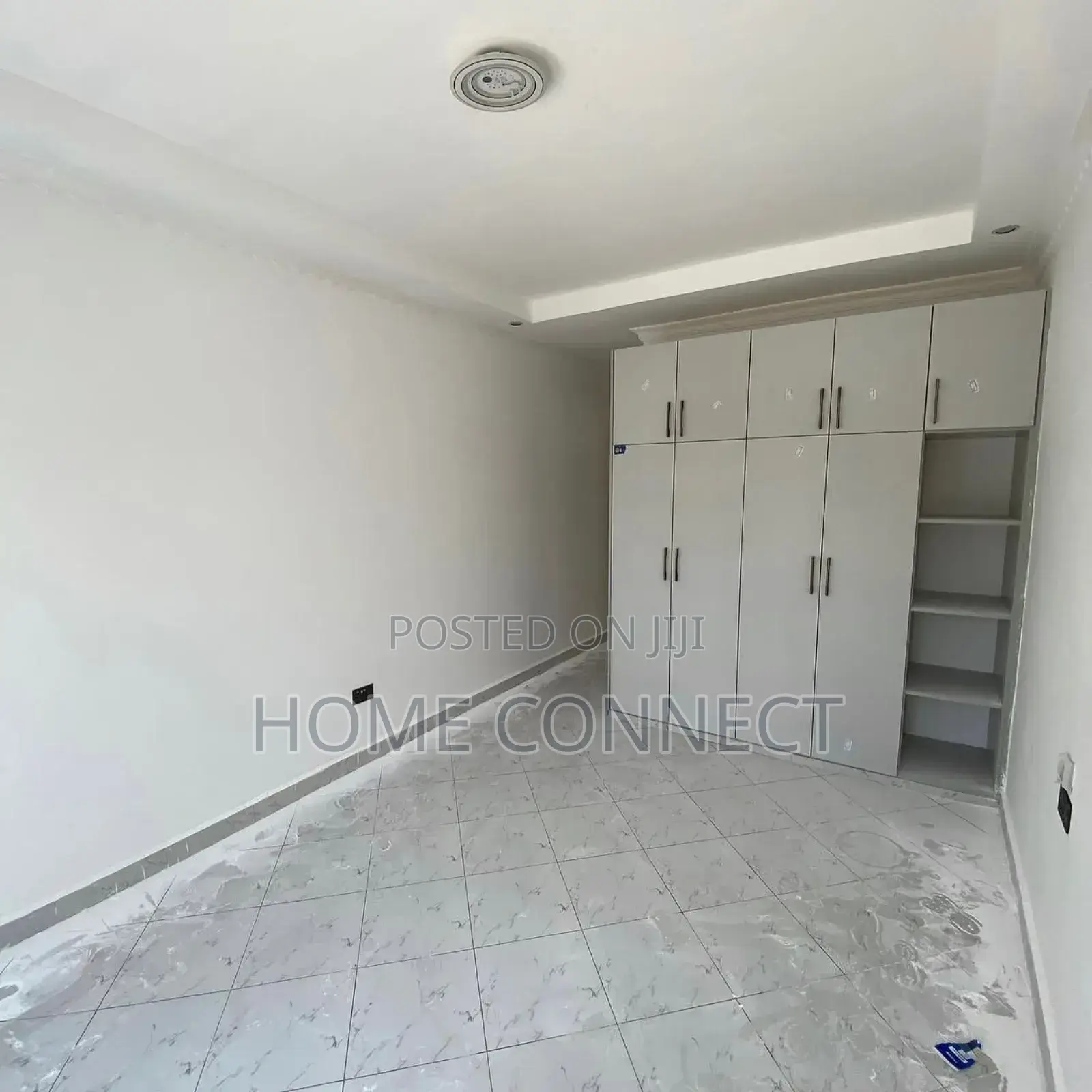5bdrm Villa in Muyenga, Central Division for sale in Central Division