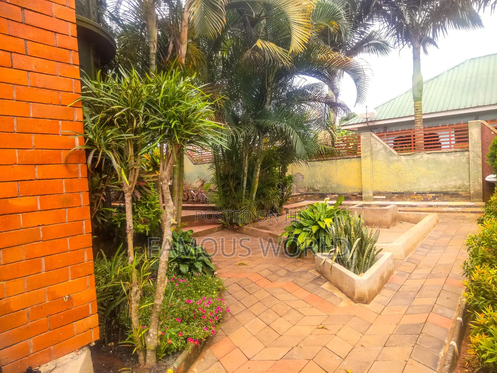 Furnished 8bdrm Mansion in Entebbe Katabi for sale in Katabi