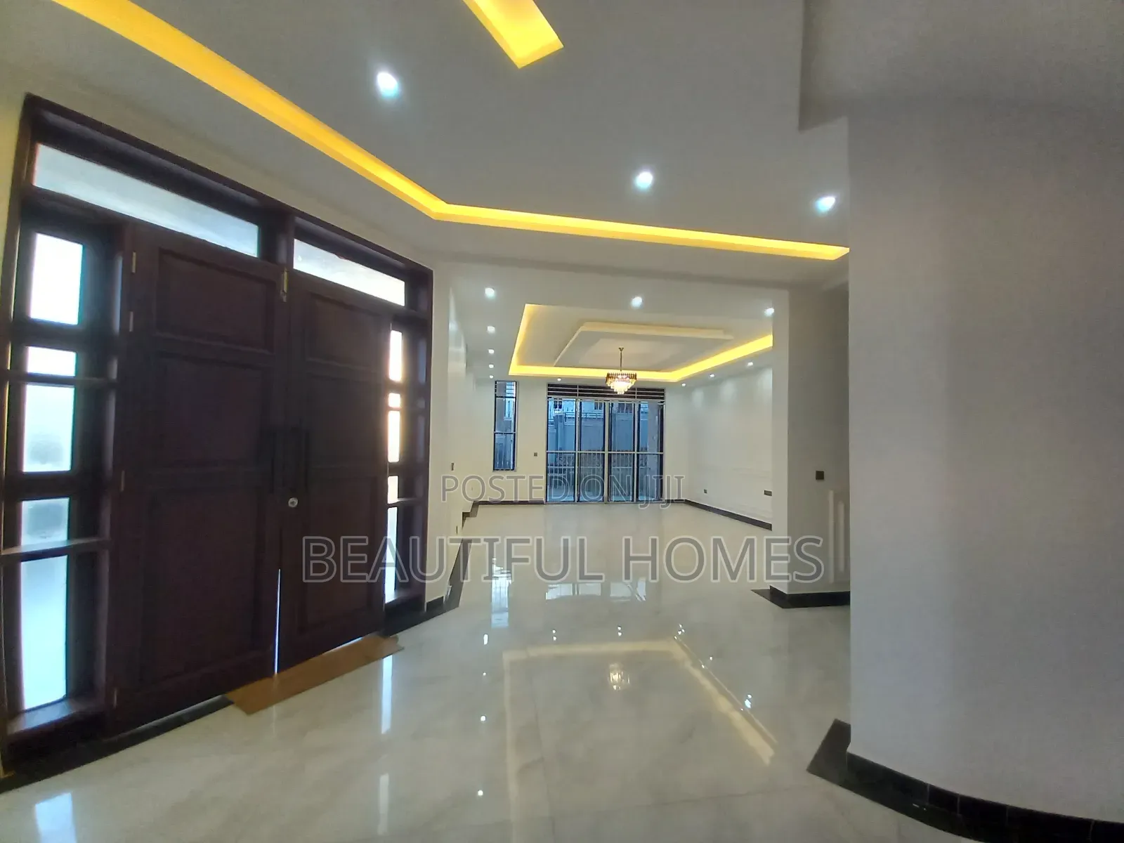 Furnished 6bdrm Duplex in Kira for sale in Kira