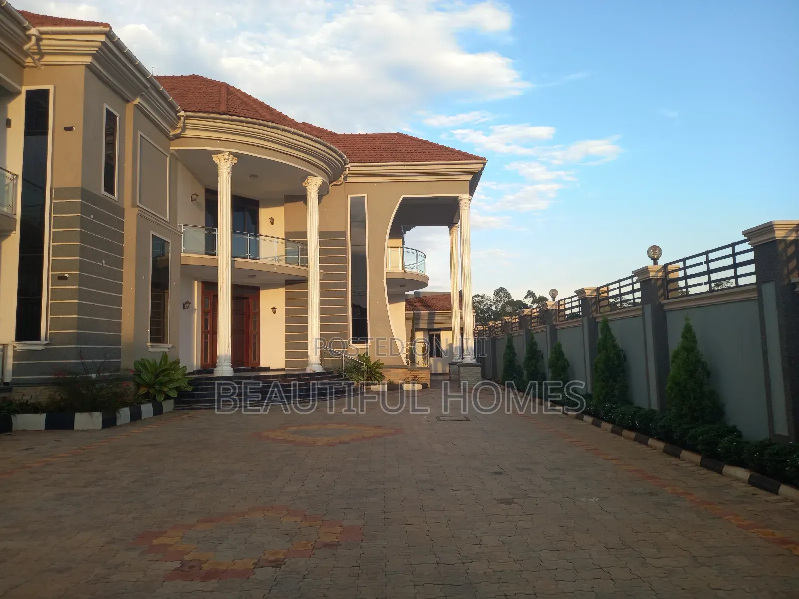 Furnished 6bdrm Duplex in Kira for sale in Kira