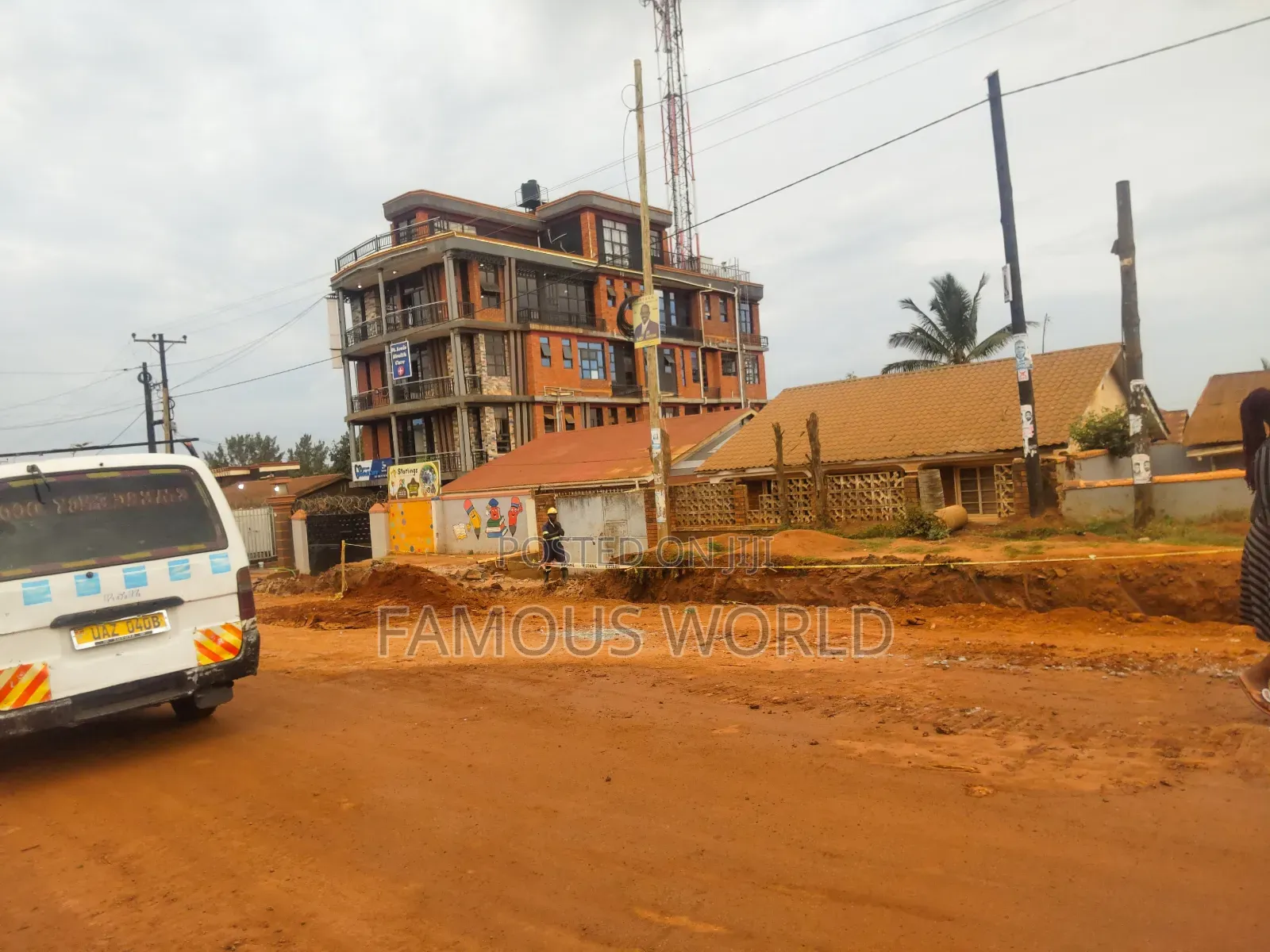 4bdrm Townhouse/Terrace in Entebbe Kitoro, Katabi for sale in Katabi