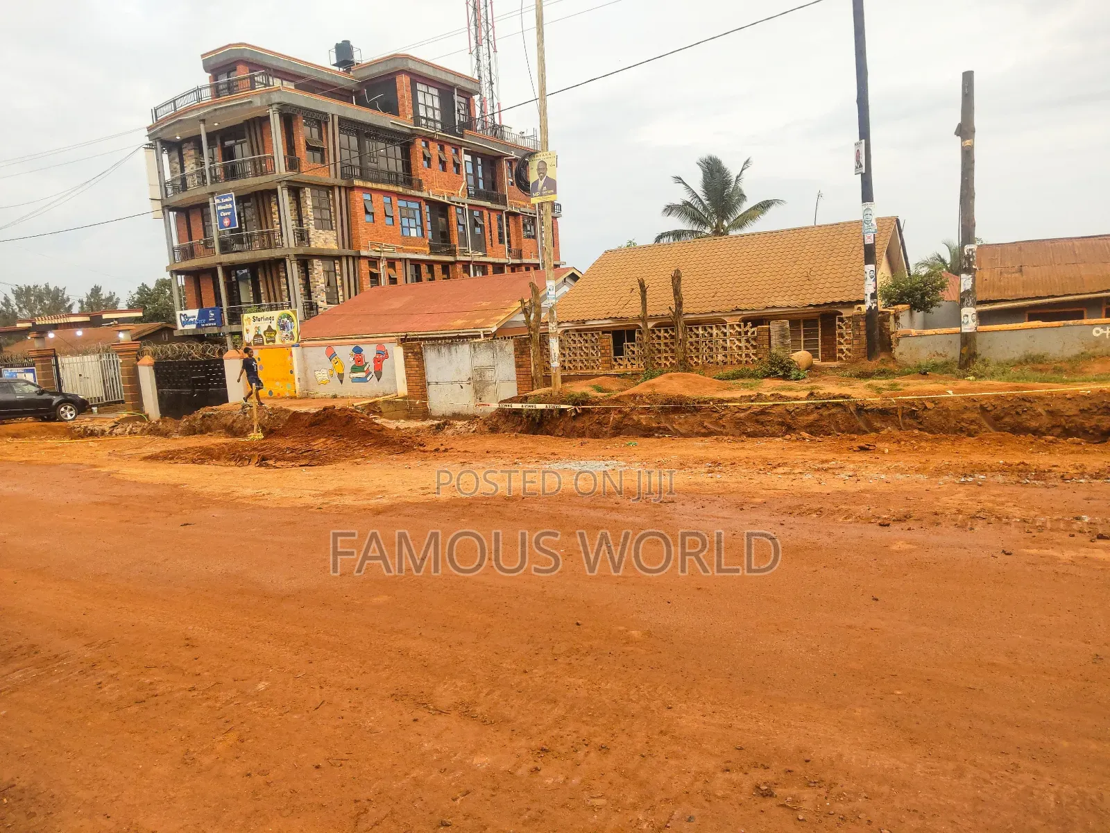 4bdrm Townhouse/Terrace in Entebbe Kitoro, Katabi for sale in Katabi