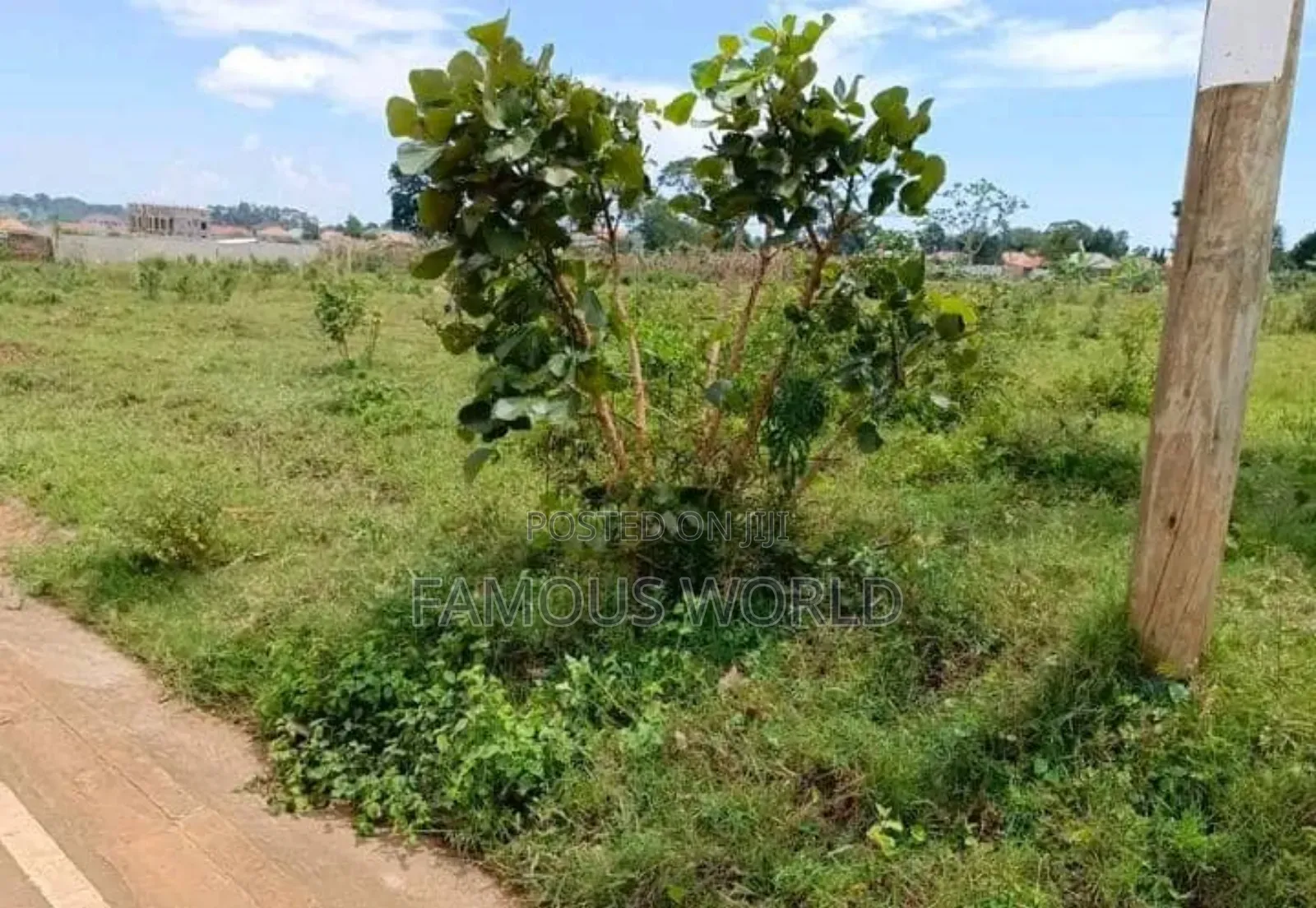 Entebbe Kabaale Land Touching the Tarmac Road on Sale in Katabi