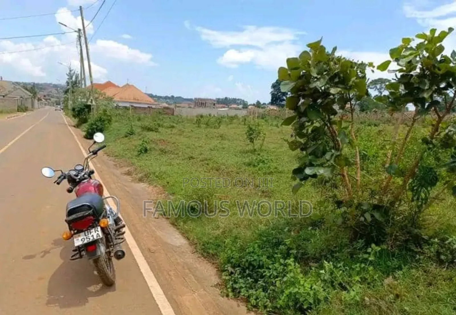 Entebbe Kabaale Land Touching the Tarmac Road on Sale in Katabi