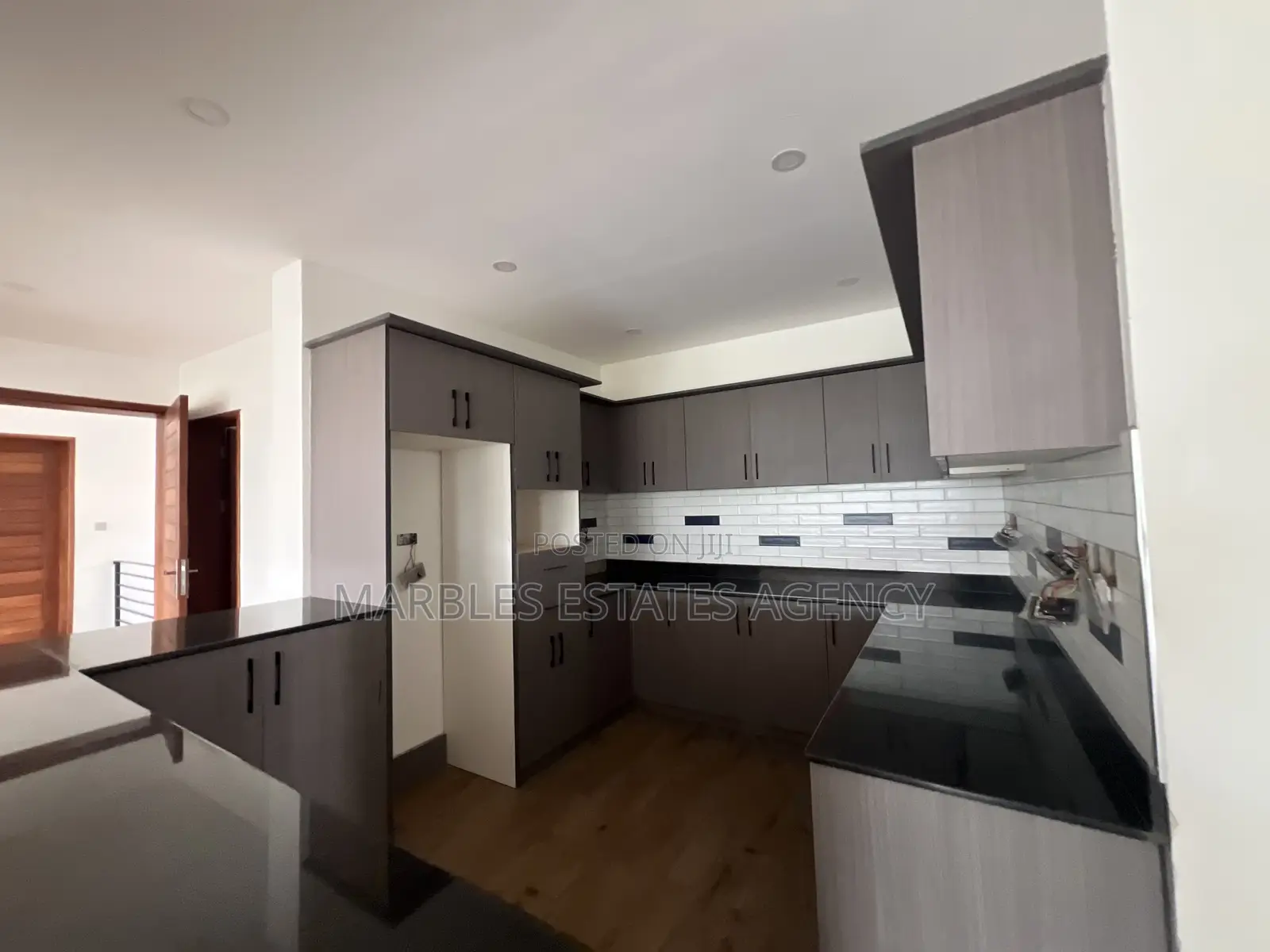 11bdrm Apartment in Mbuya, Central Division for rent in Central Division