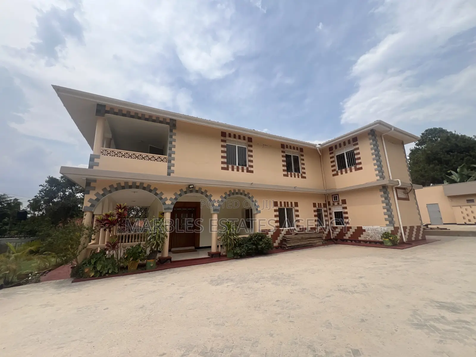 10 Rooms Office Space for Rent in Bugolobi in Central Division