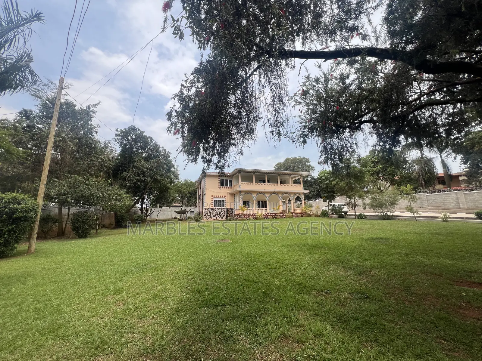 10 Rooms Office Space for Rent in Bugolobi in Central Division