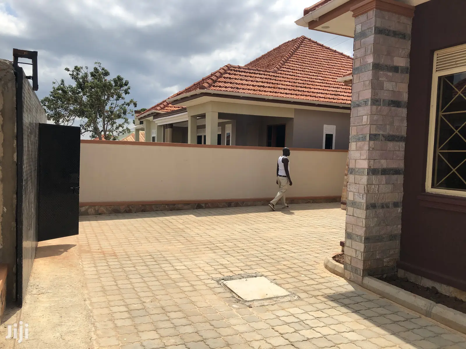 Kira Posh Modern Home on Sale in Kampala