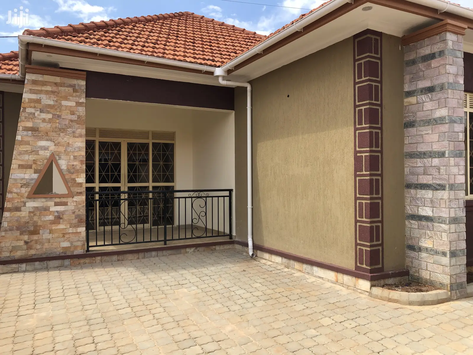 Kira Posh Modern Home on Sale in Kampala