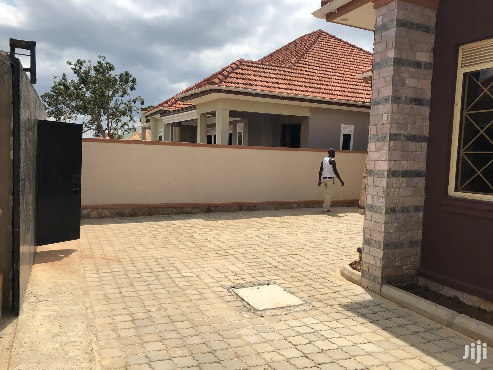 Kira Posh Modern Home on Sale in Kampala