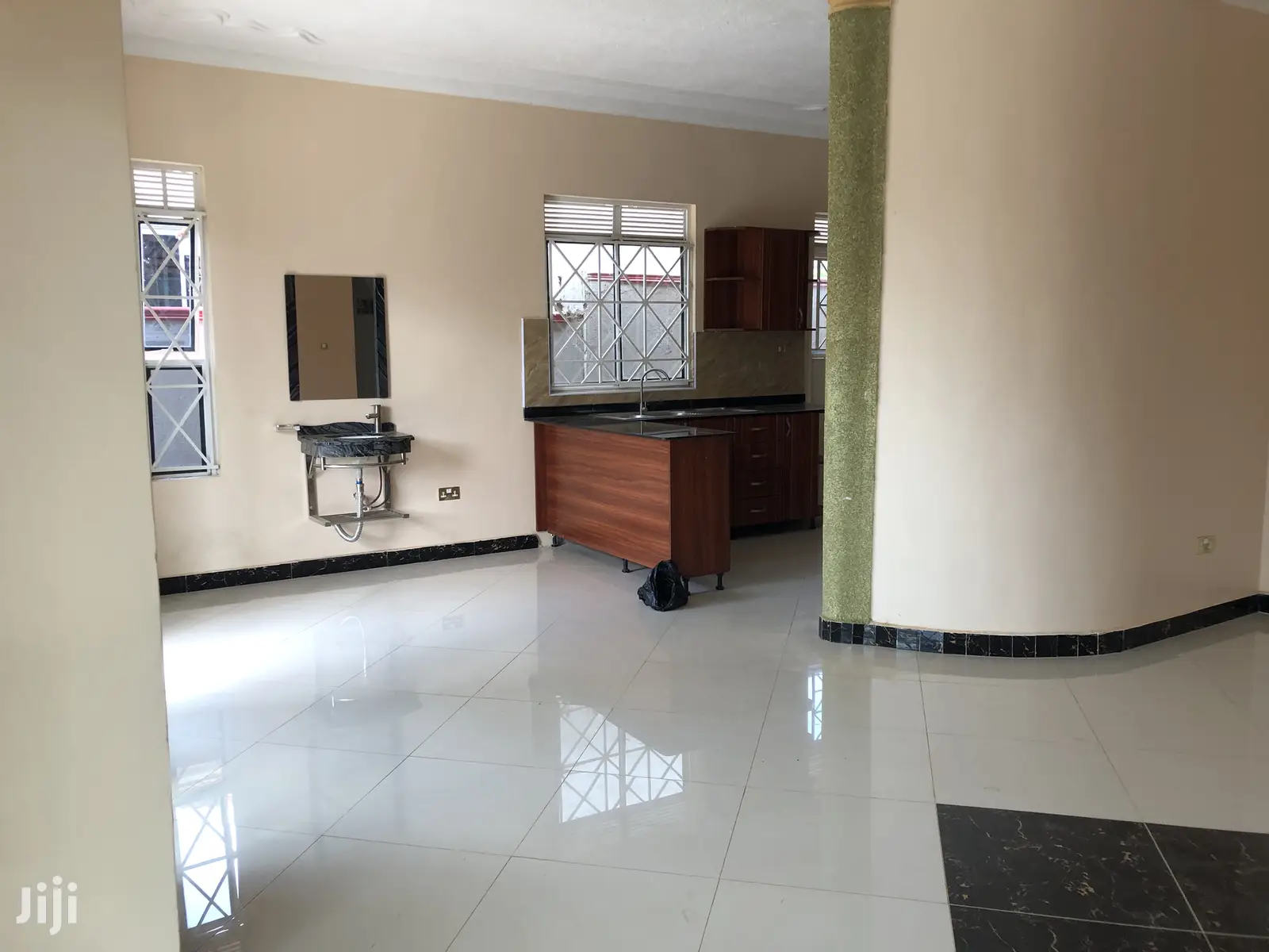 Kira Grand Posh House for Sell in Kampala