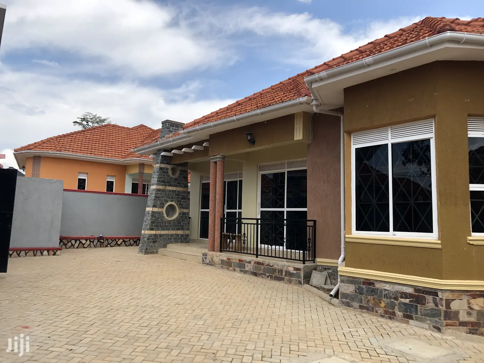 Kira Grand Posh House for Sell in Kampala