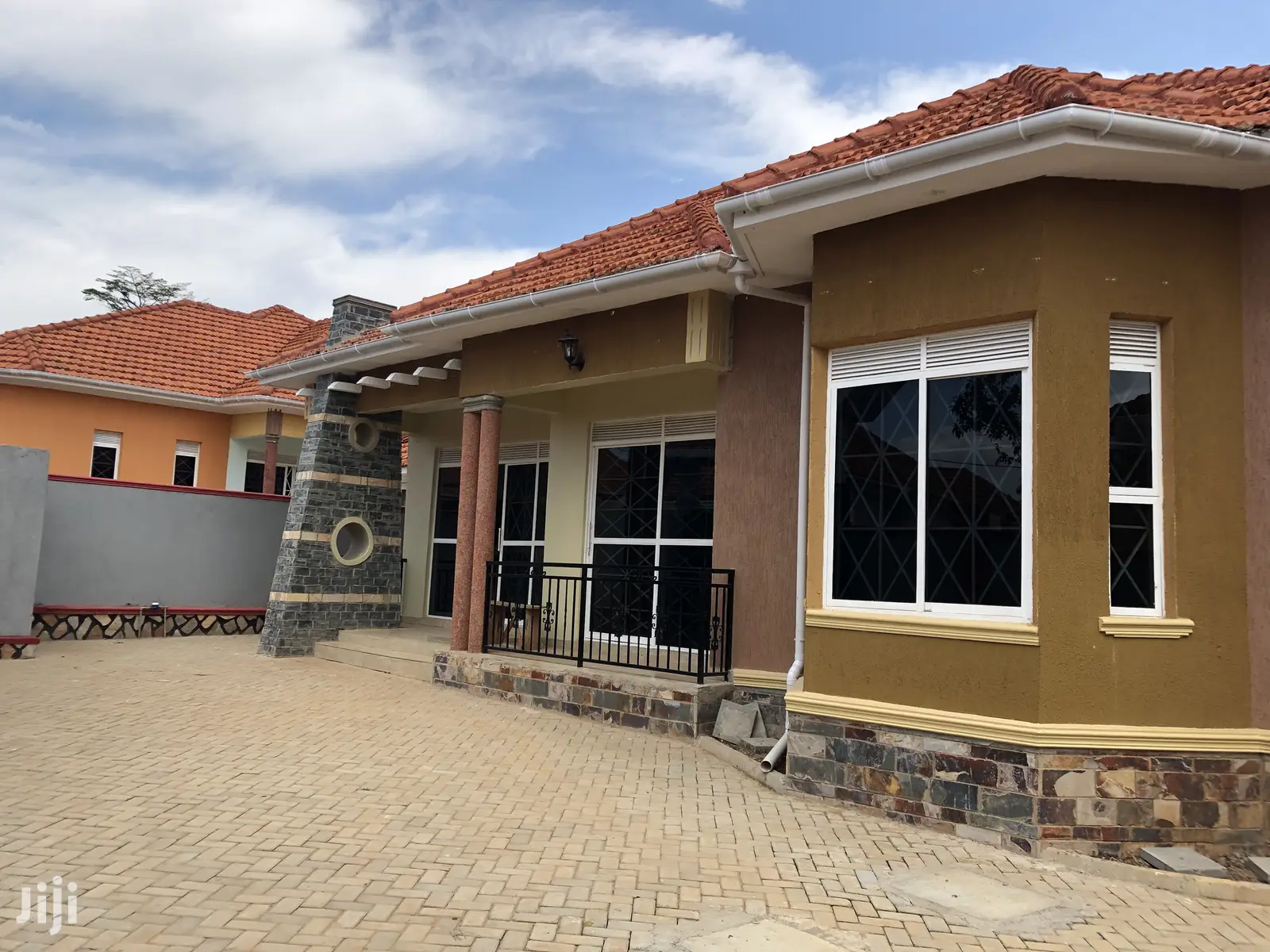 Kira Grand Posh House for Sell in Kampala
