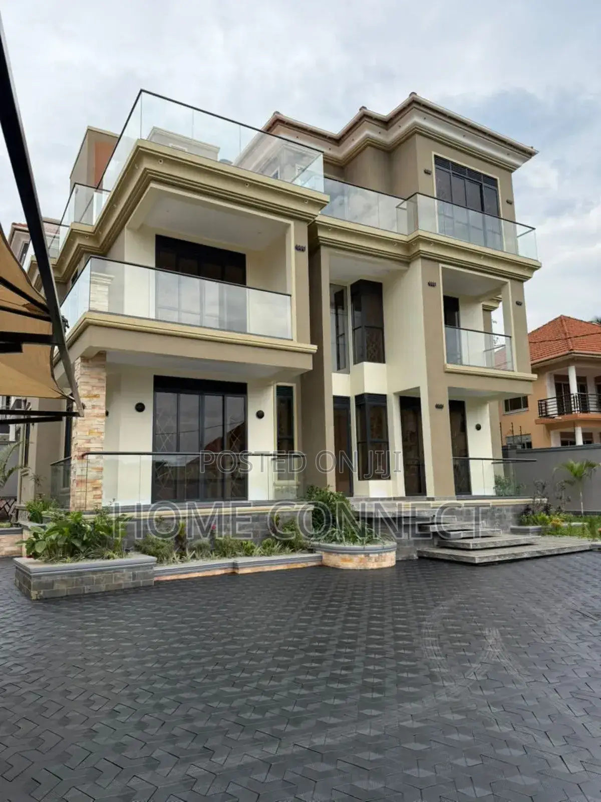5bdrm Duplex in Rubaga, Central Division for sale in Central Division