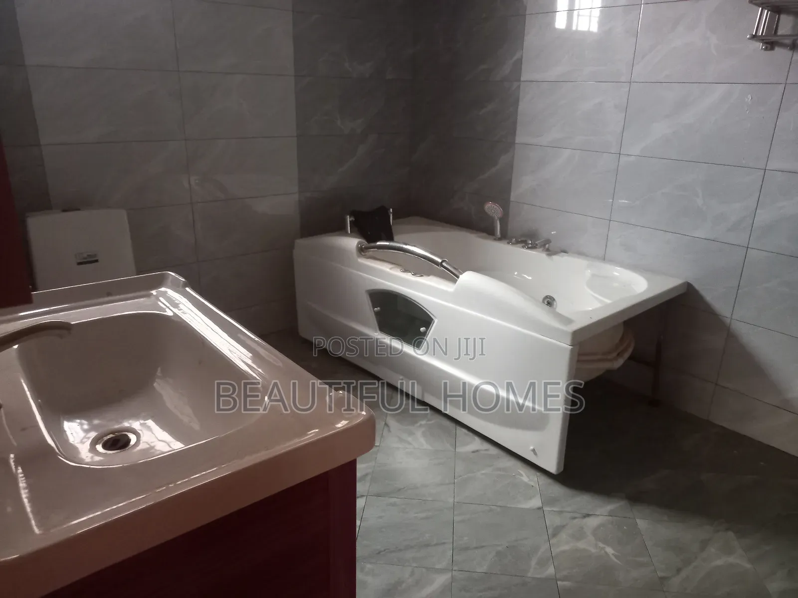Furnished 5bdrm House in Kira Town for sale in Kira
