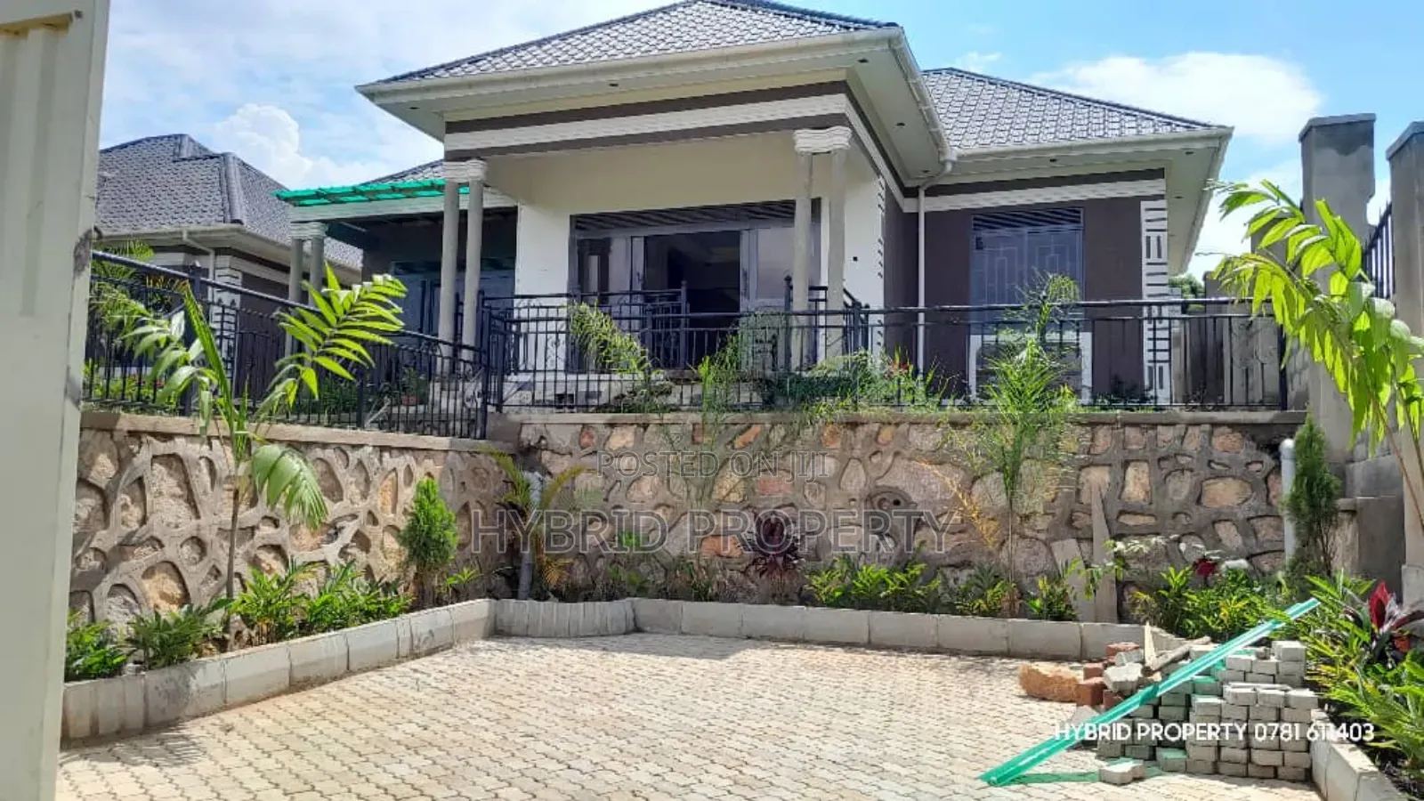 3bdrm House in Nansana Along Hoima for sale in Wakiso / Wakiso