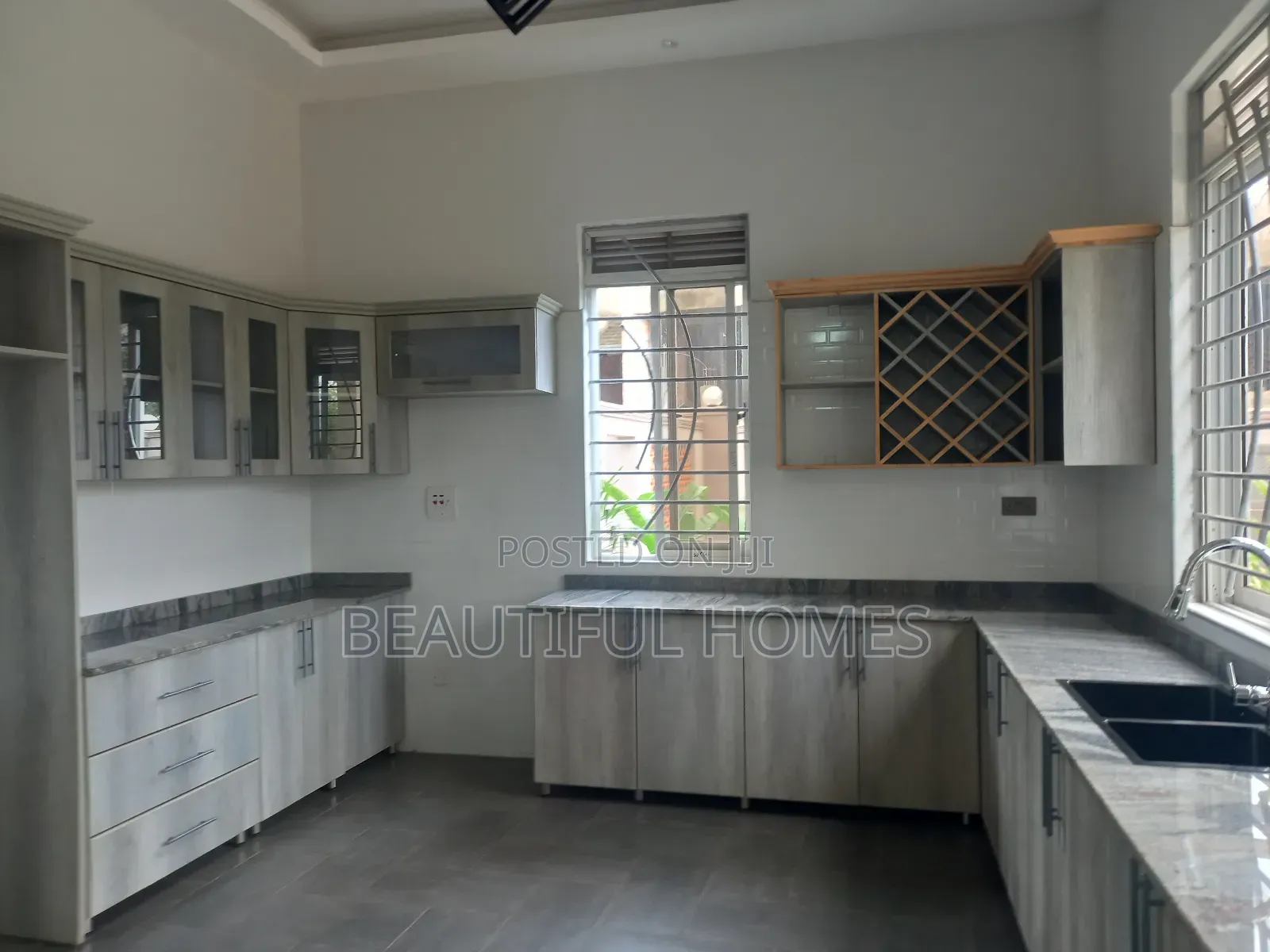 Furnished 4bdrm Bungalow in Kira for sale in Kira