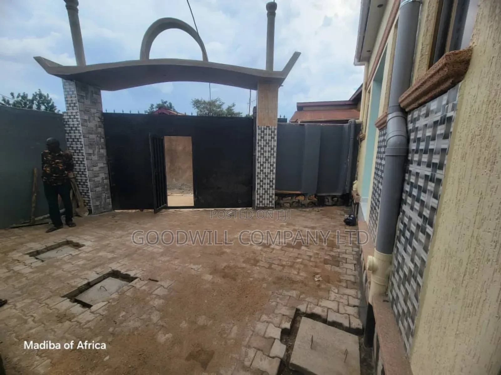 2bdrm Room & Parlour in Mengo, Central Division for sale in Central Division