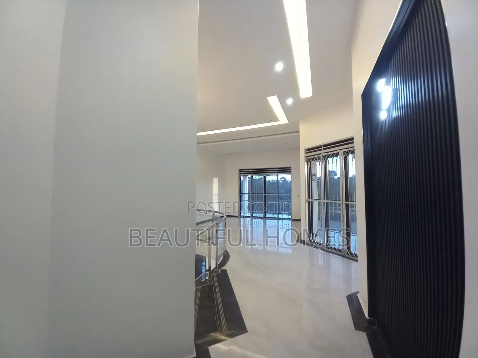 Furnished 6bdrm Duplex in Kira for sale in Kira