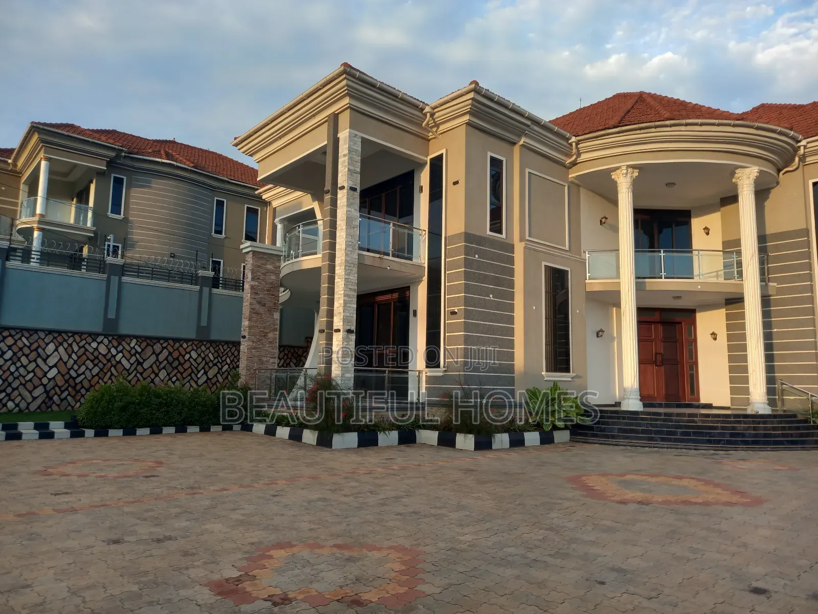 Furnished 6bdrm Duplex in Kira for sale in Kira