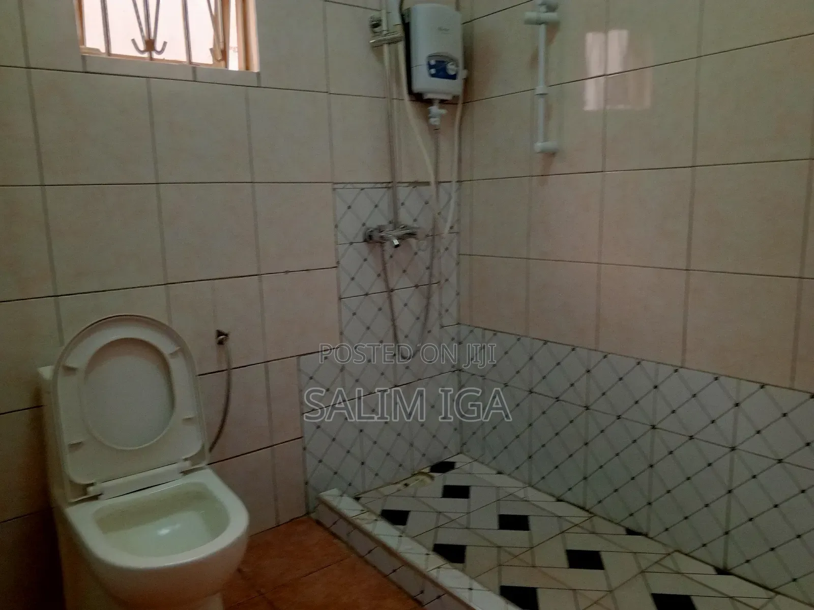 3bdrm Room & Parlour in Kololo Property, Central Division for rent in Central Division