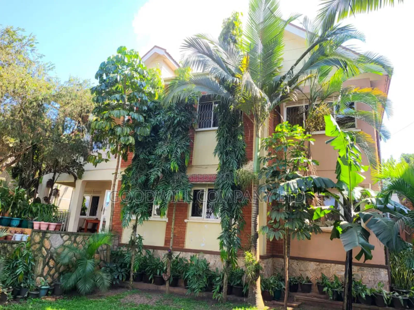 6bdrm House in Kansanga, Central Division for sale in Central Division
