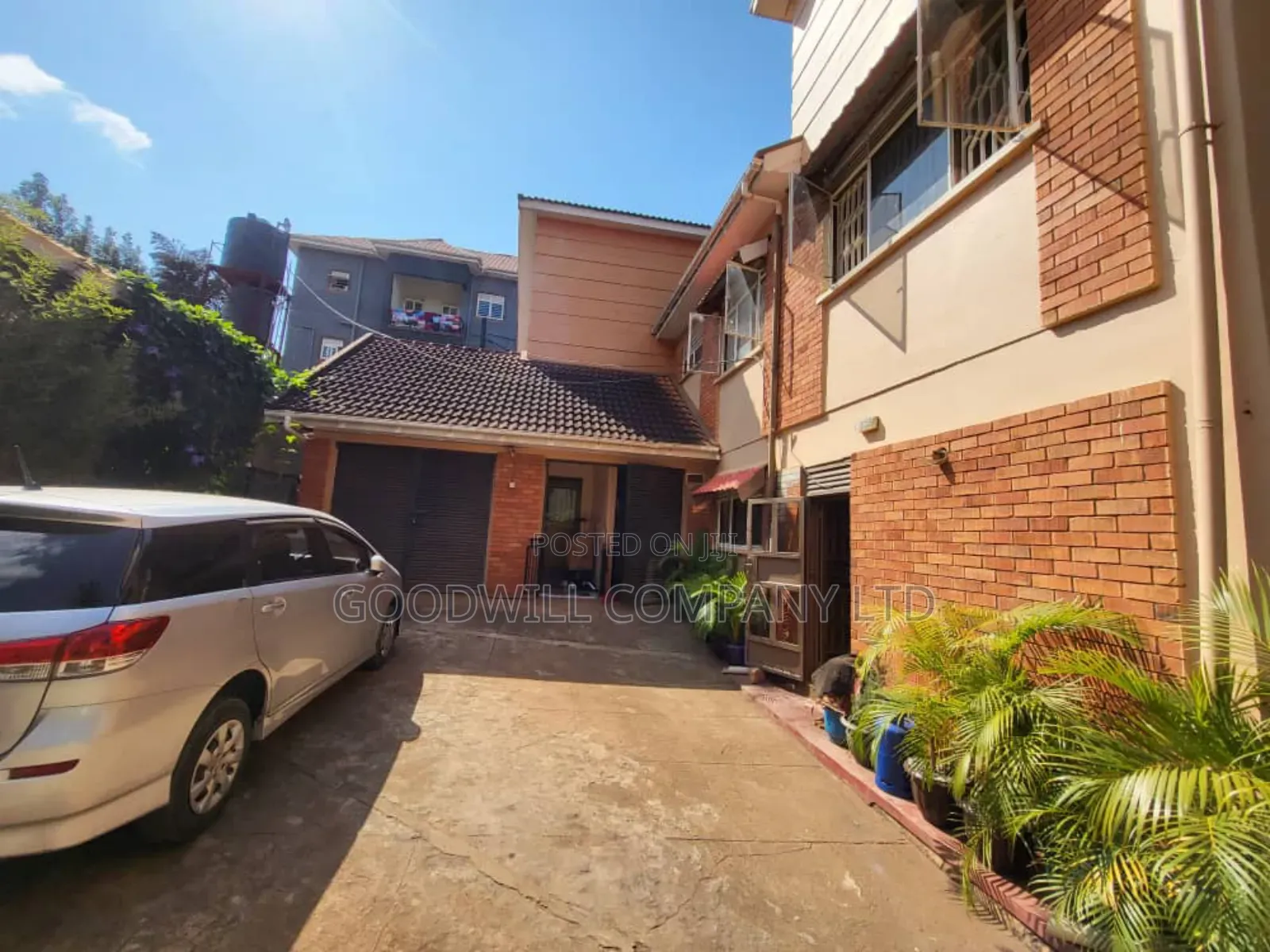 6bdrm House in Kansanga, Central Division for sale in Central Division