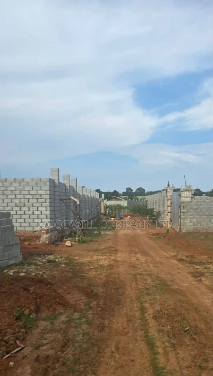 Lakeview Entebbe Road Kawuku Bujiri 3 Plots for Sale (50×100ft) in Central Division