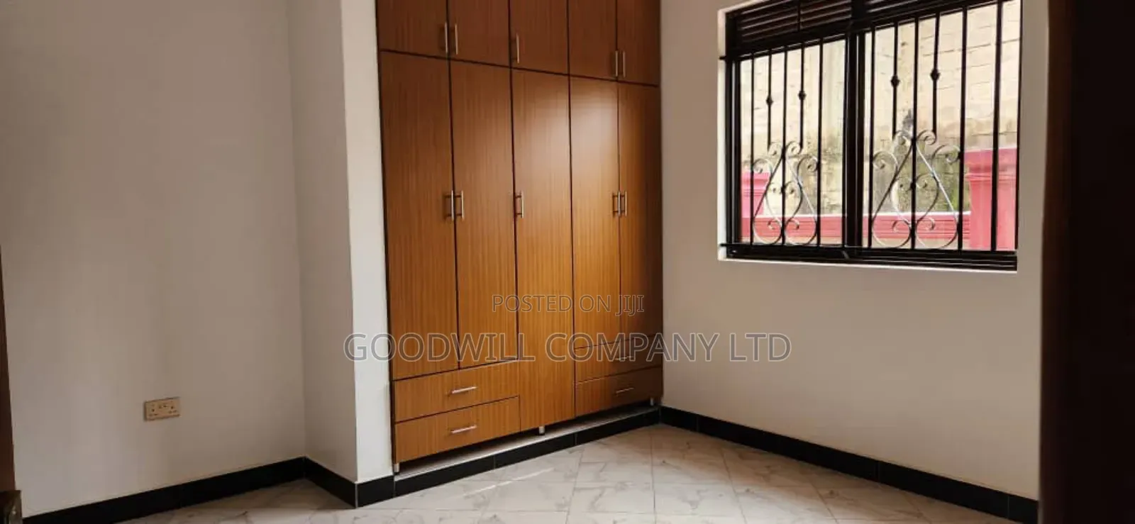 3bdrm House in Kitende Entebbe Road, Central Division for sale in Central Division