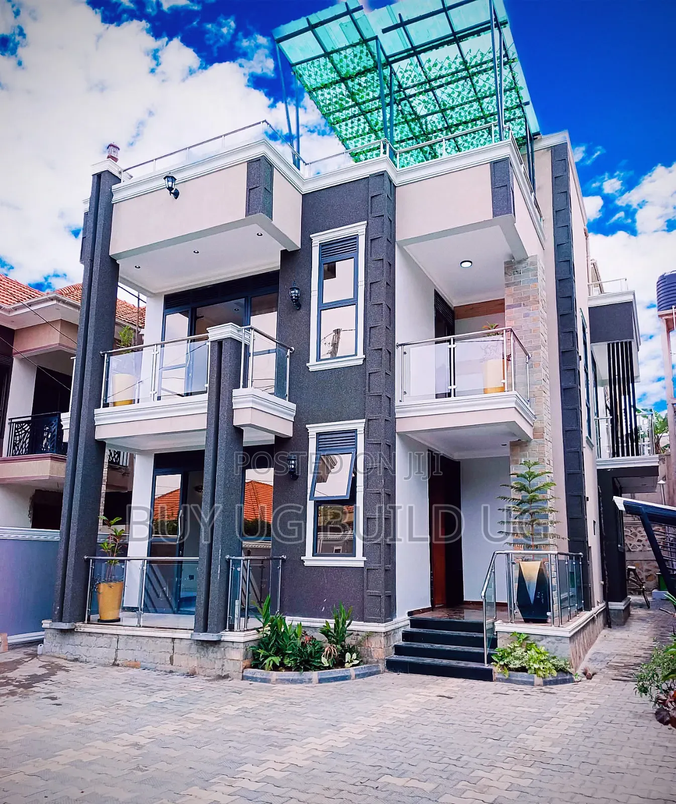4bdrm Duplex in Kira Mamelto Road, Central Division for sale in Central Division