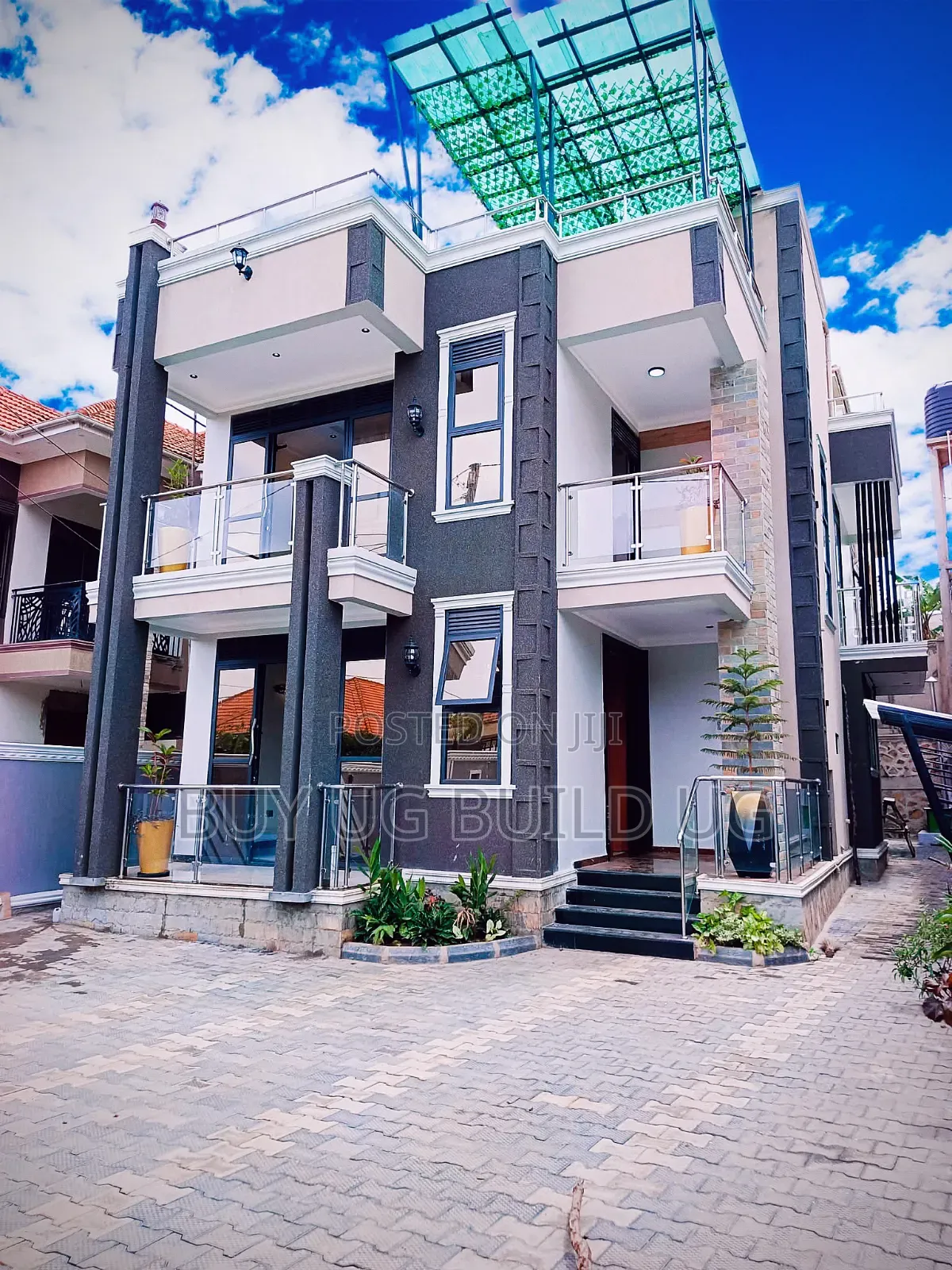 4bdrm Duplex in Kira Mamelto Road, Central Division for sale in Central Division