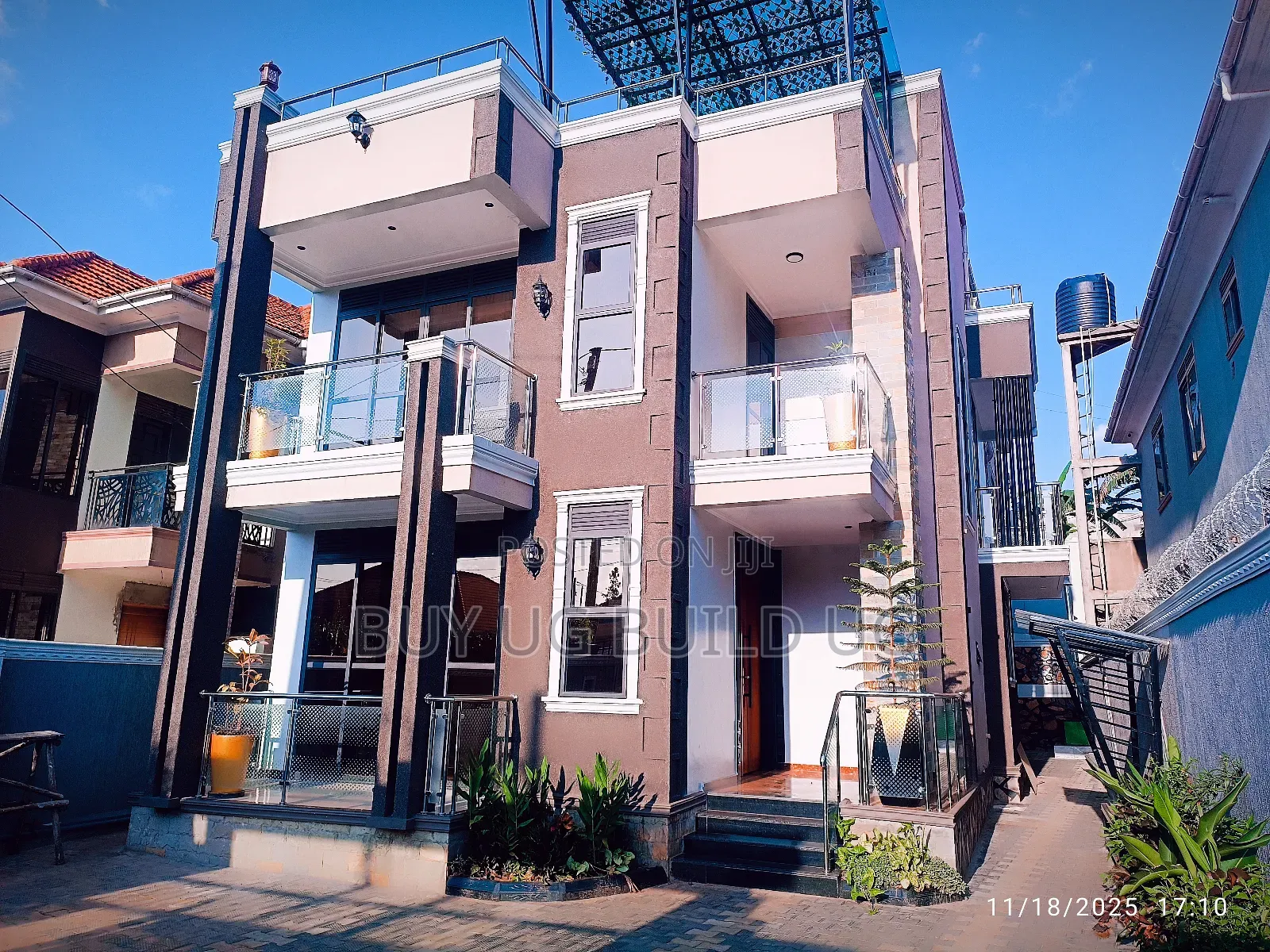 4bdrm Duplex in Kira Mamelto Road, Central Division for sale in Central Division