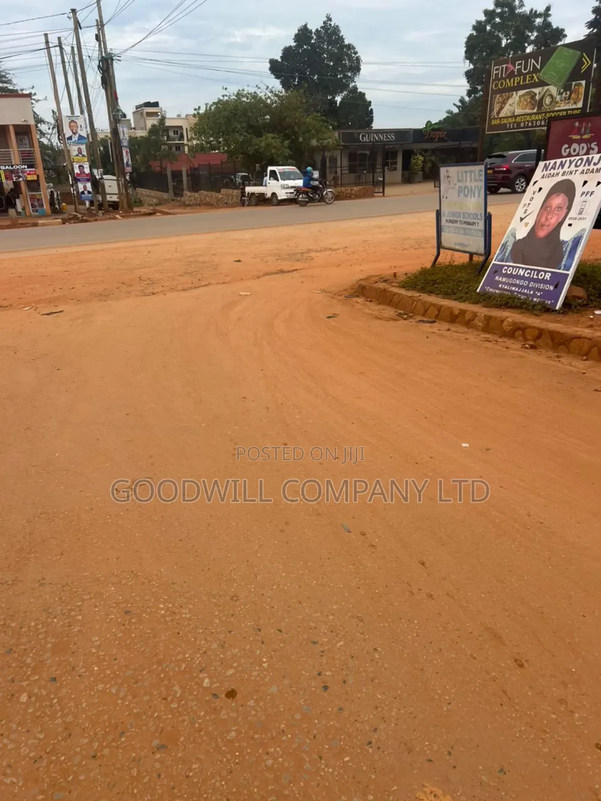 25 Decimals (100*100ft) Plot of Commercial Land in Kira on Tarmac in Central Division