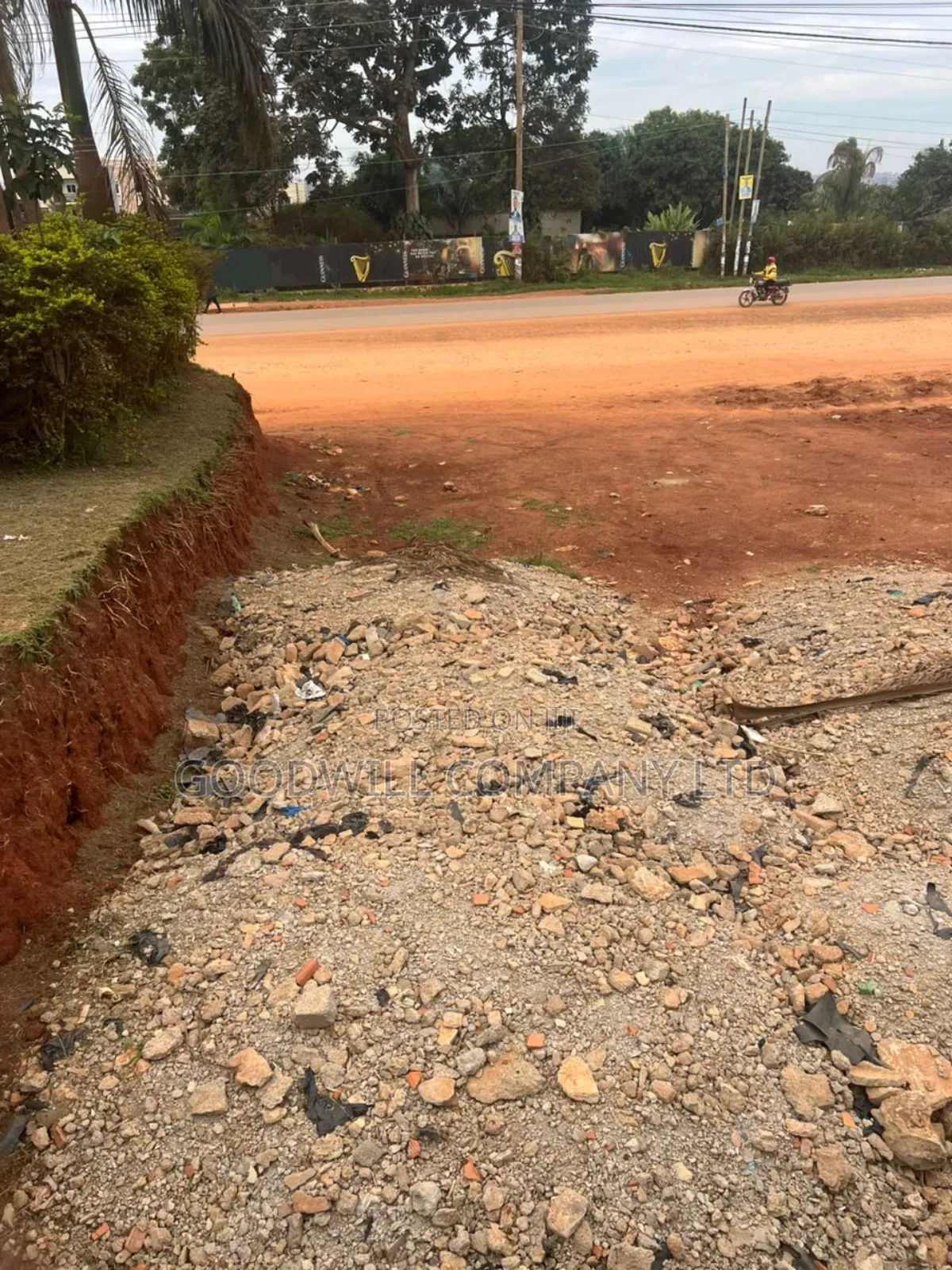 25 Decimals (100*100ft) Plot of Commercial Land in Kira on Tarmac in Central Division