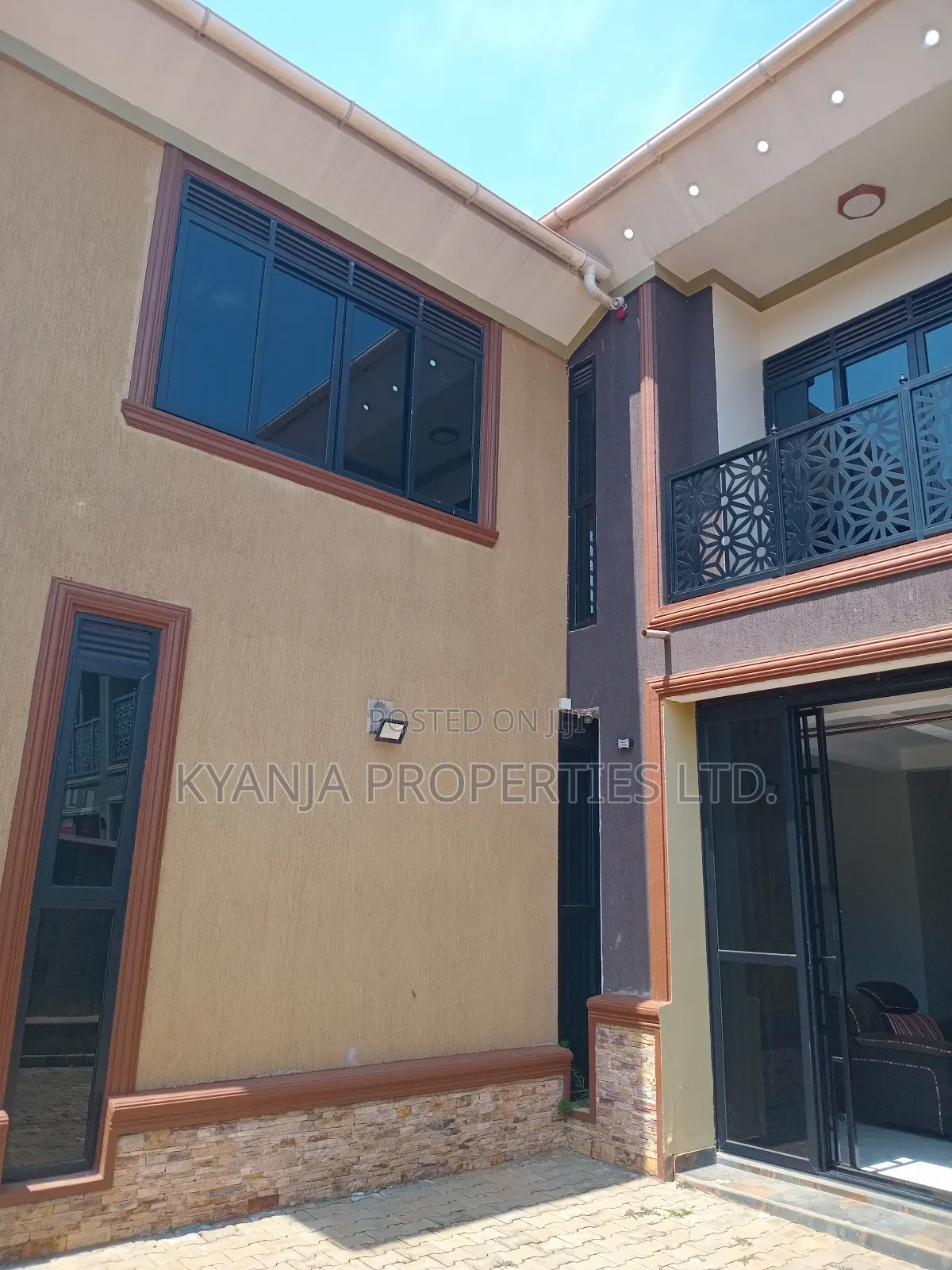 3bdrm Duplex in Bahai Estates, Kawempe for sale in Kawempe