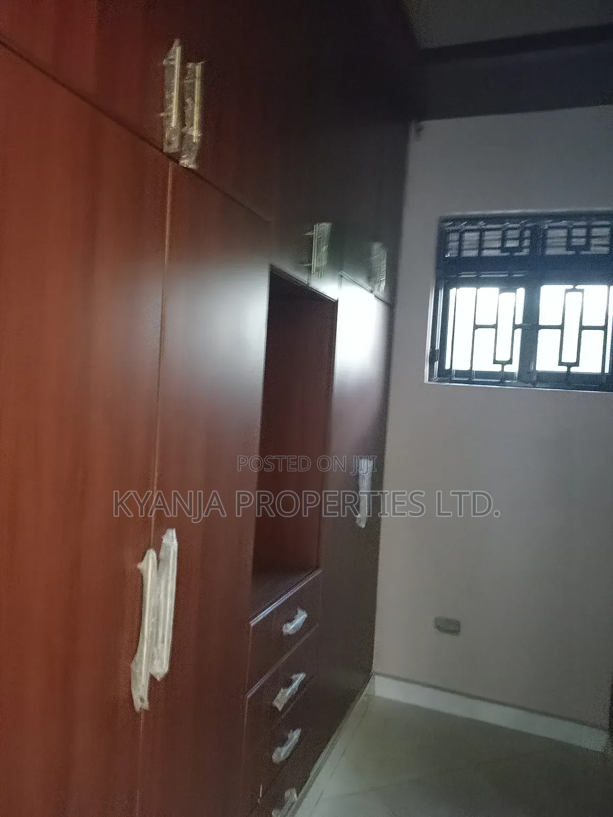 3bdrm Duplex in Bahai Estates, Kawempe for sale in Kawempe