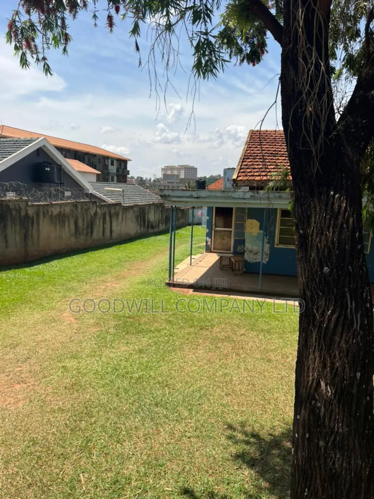 25 Decimals of Land in Ntinda Touching on Main Tarmac Road in Central Division