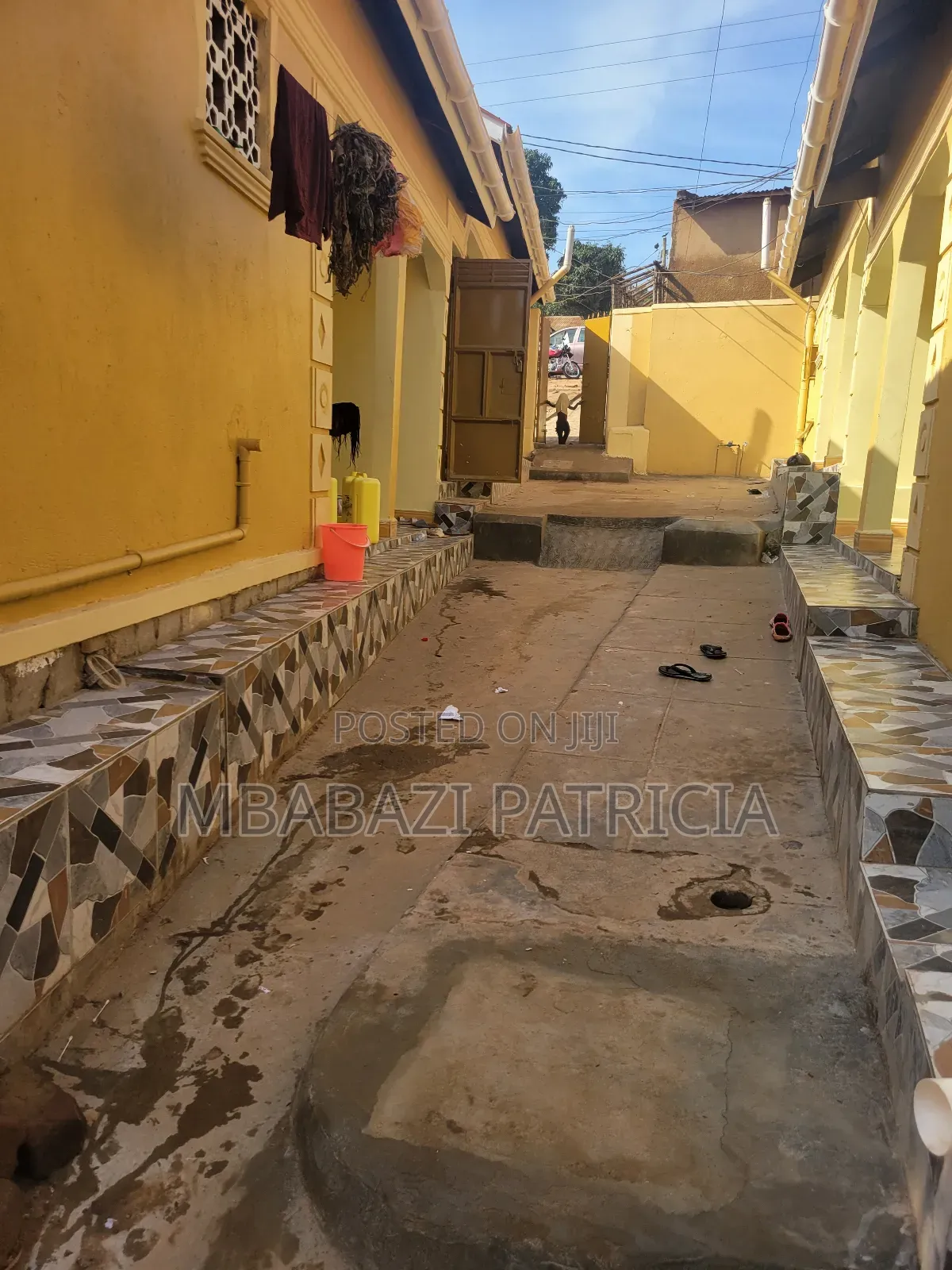 12bdrm House in Lugoba, Kawempe for sale in Kawempe