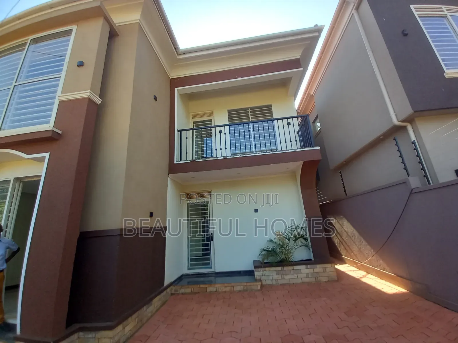 Furnished 4bdrm Maisonette in Kira for sale in Kira