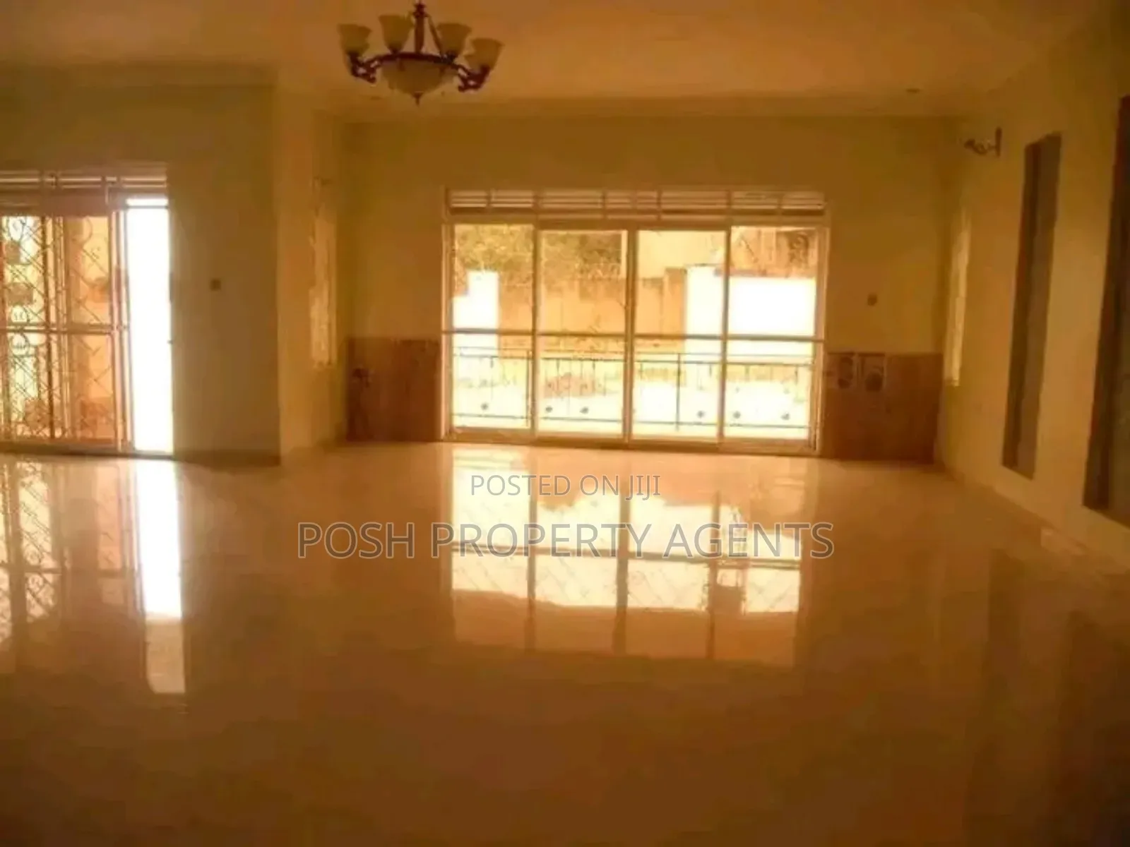 4bdrm Bungalow in Kitende Entebbe Road, Central Division for rent in Central Division