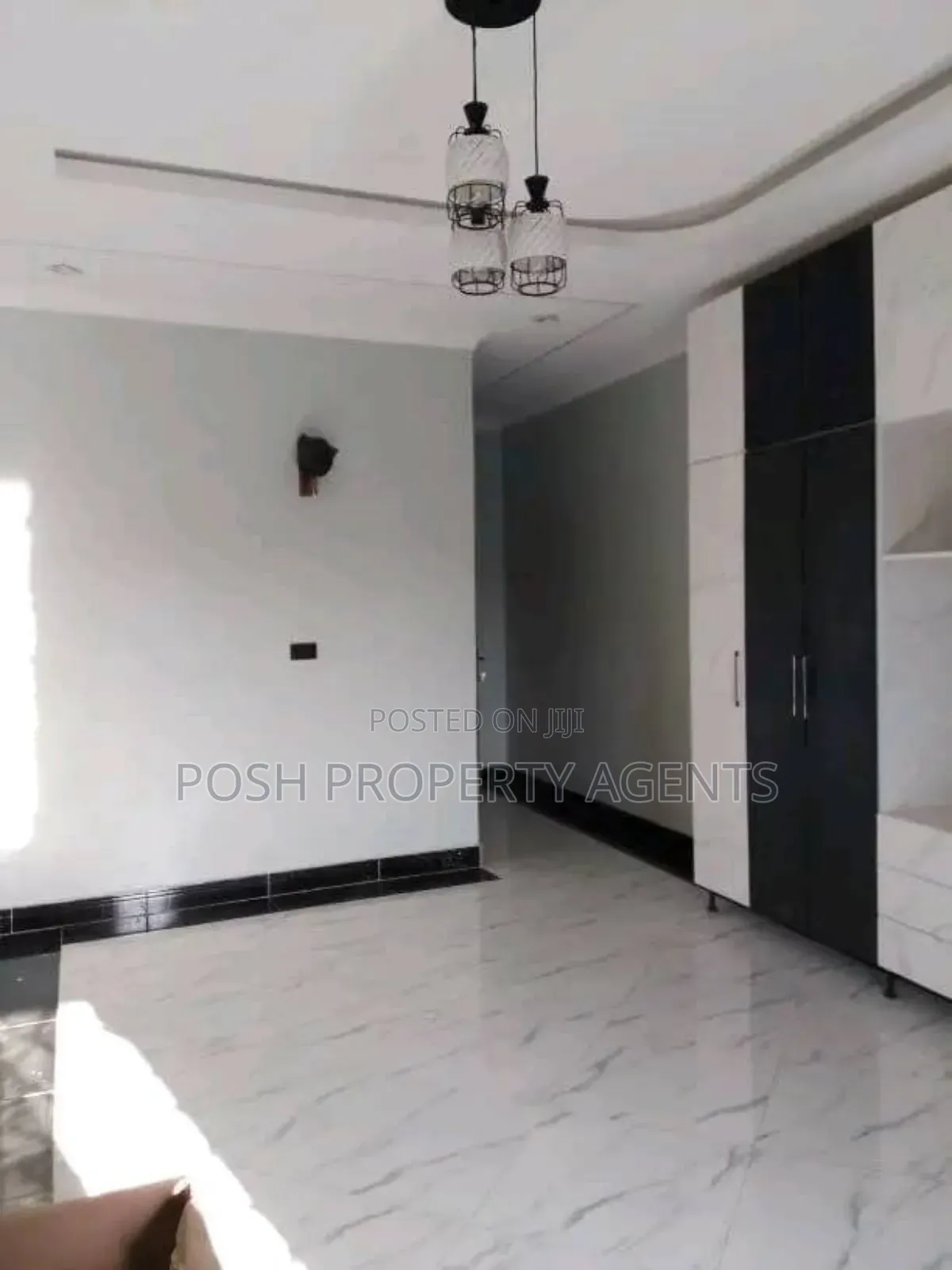 4bdrm Bungalow in Kitende Entebbe Road, Central Division for rent in Central Division