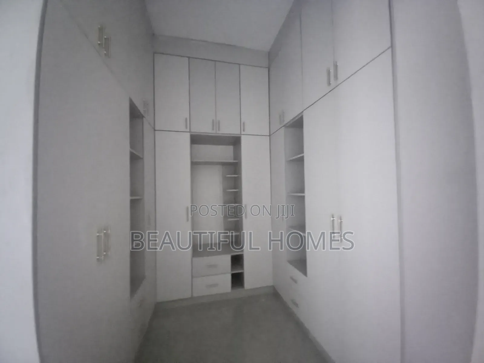 Furnished 5bdrm Bungalow in Kira for sale in Kira