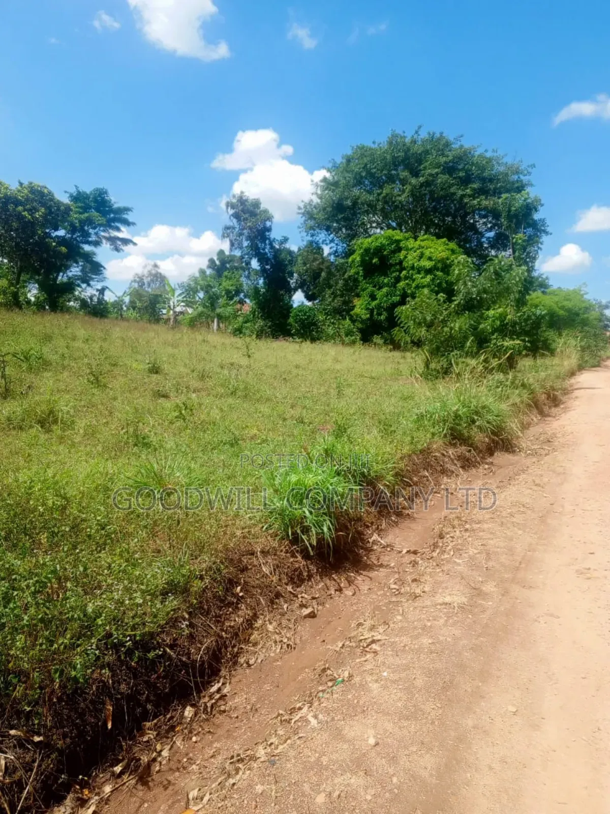 1.35 Acres of Land in Kiziri Kiwenda Gayaza Road in Central Division