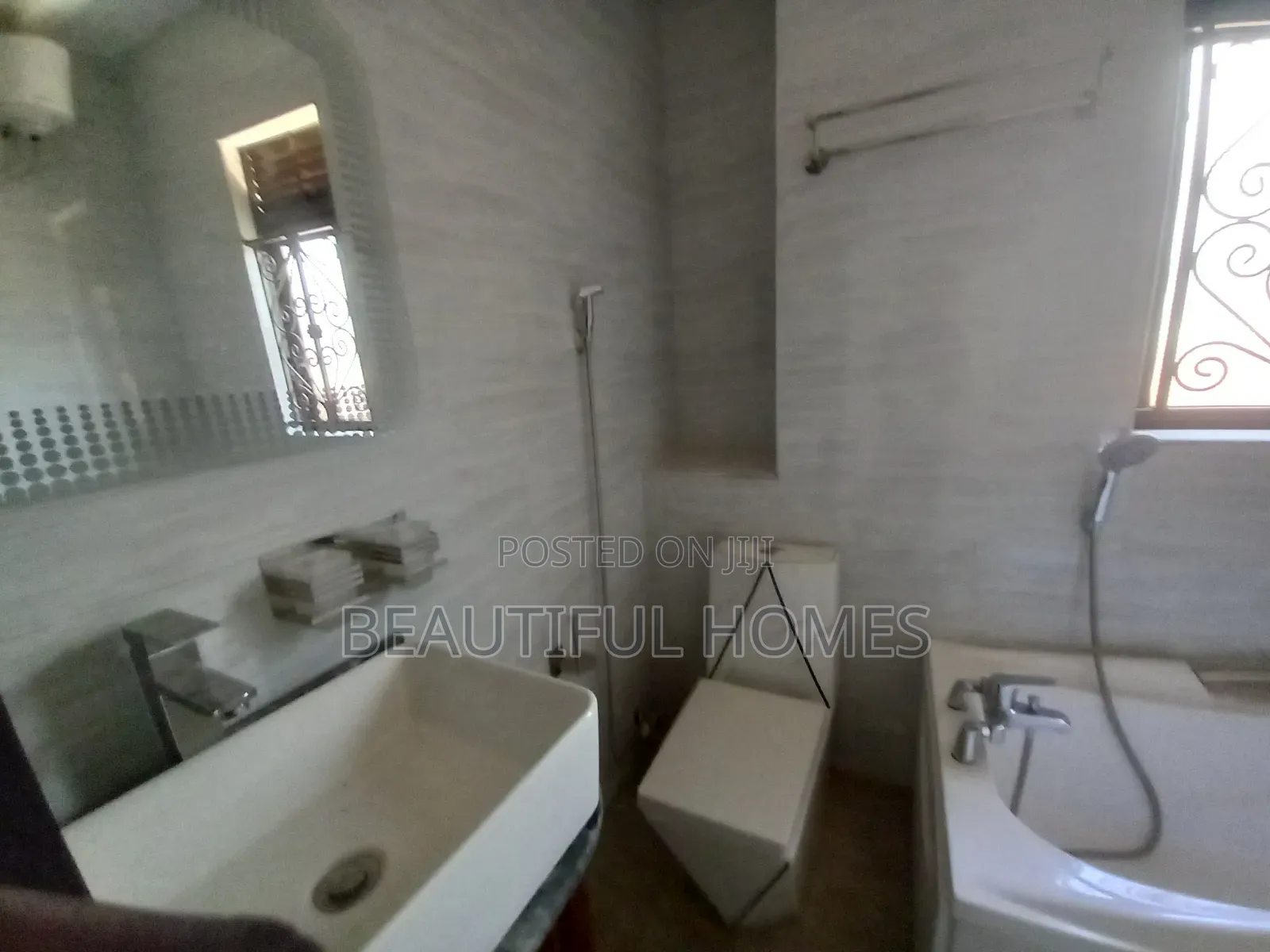 Furnished 2bdrm Apartment in Kisaasi, Central Division for sale in Central Division